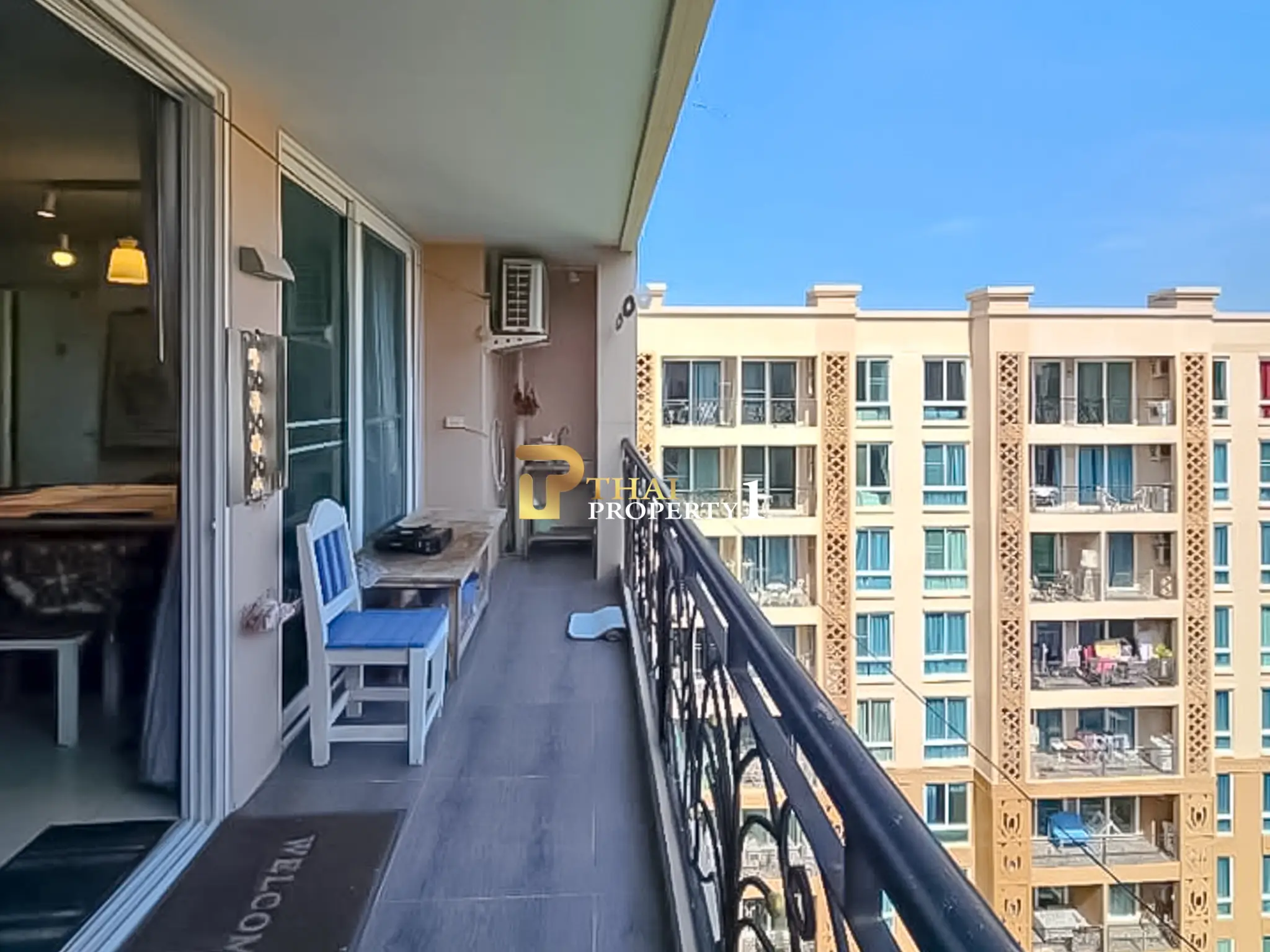 Bassengutsikt 2-roms leilighet til salgs – Atlantis Condo Resort Pattaya
