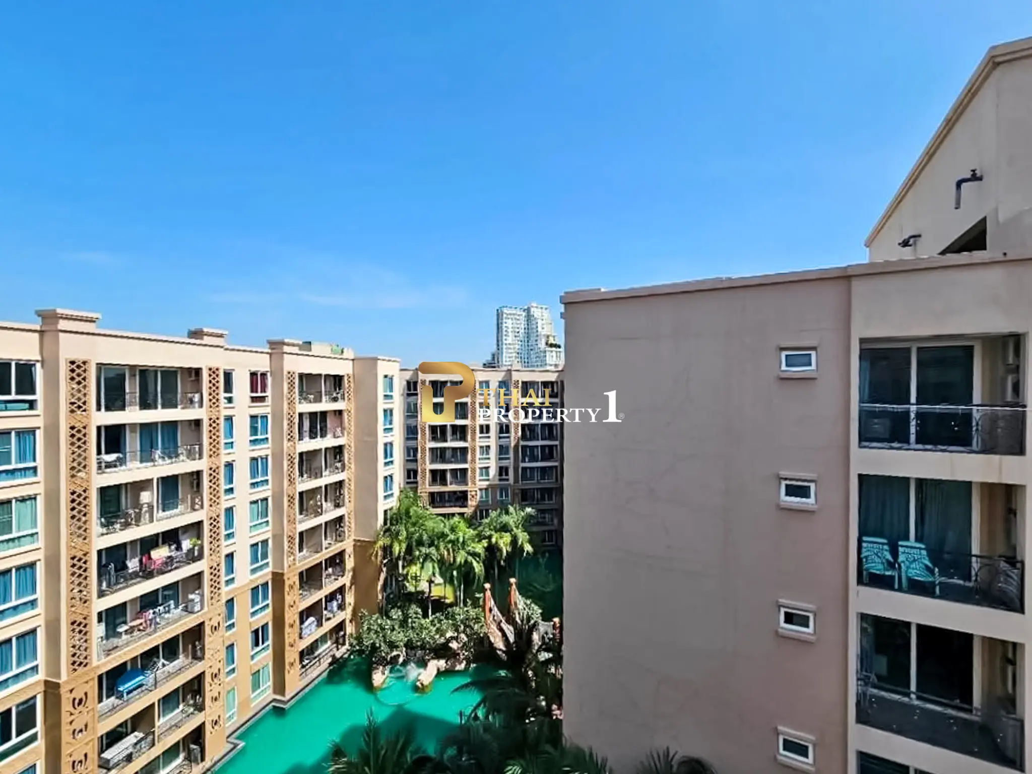 Bassengutsikt 2-roms leilighet til salgs – Atlantis Condo Resort Pattaya