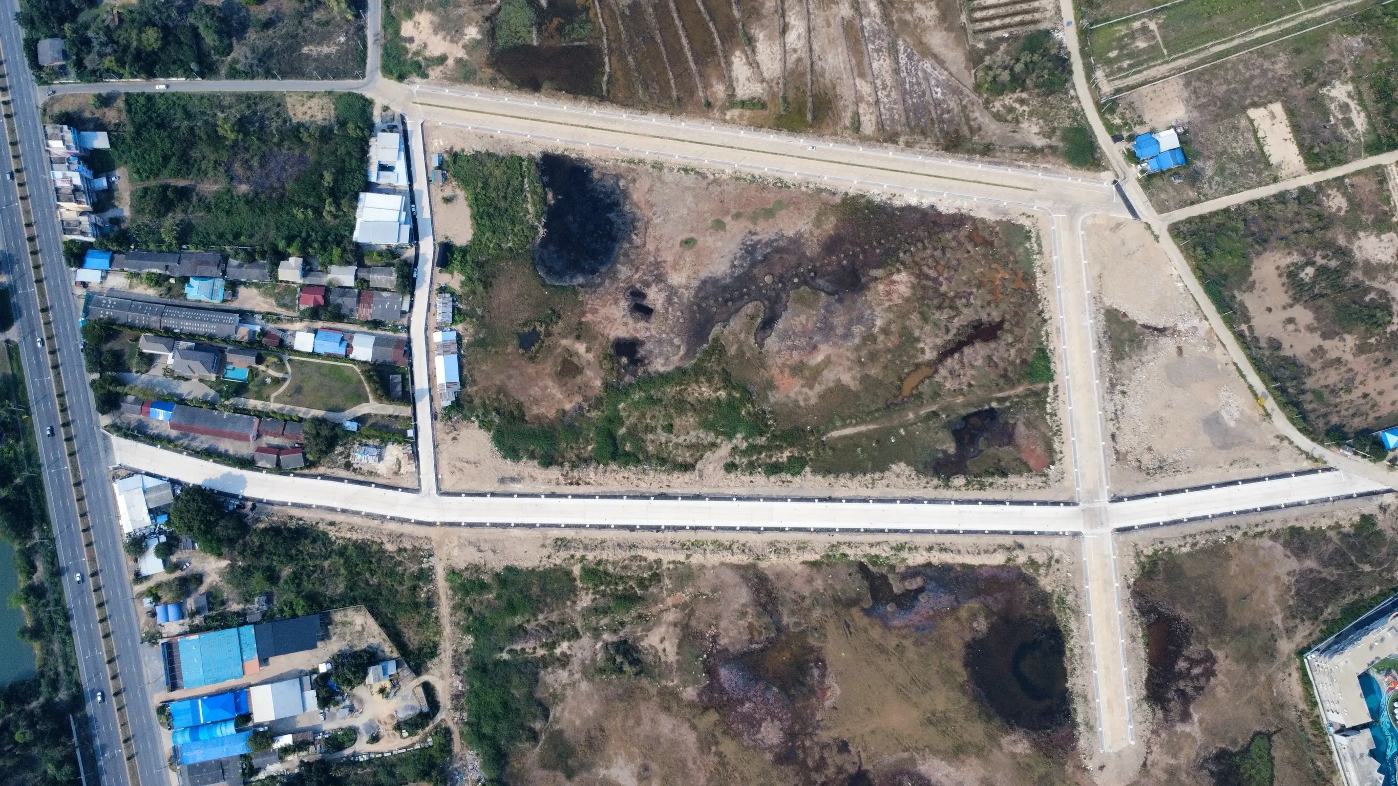 Directly opposite Cha-Am Provincial Waterworks Office – High-Potential Location! (10 M THB/RAI)