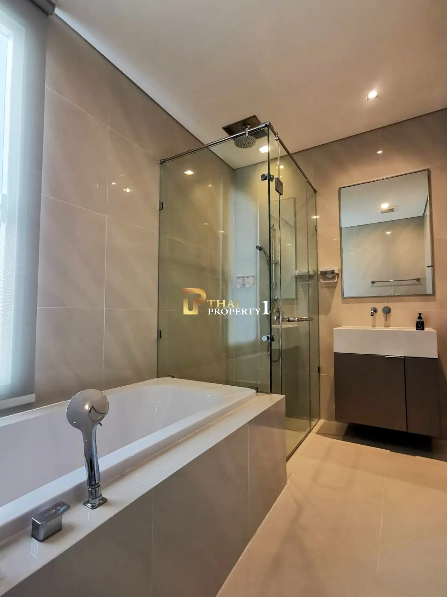 Sea View 2-Bedroom Condo for Sale – Reflection Jomtien Beach Pattaya