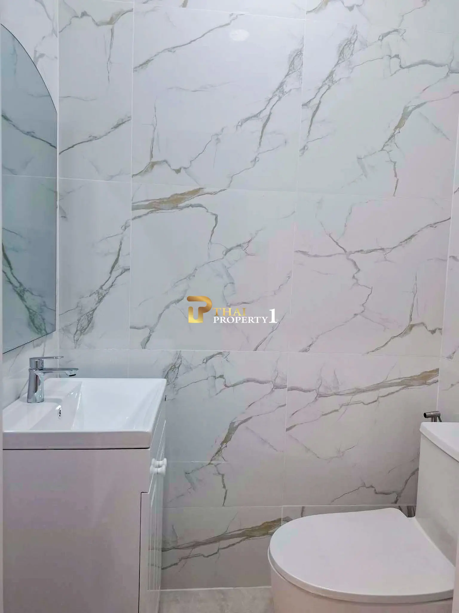 New Modern Pool Villa – Single Storey Home Near Mabprachan Reservoir, Pattaya
