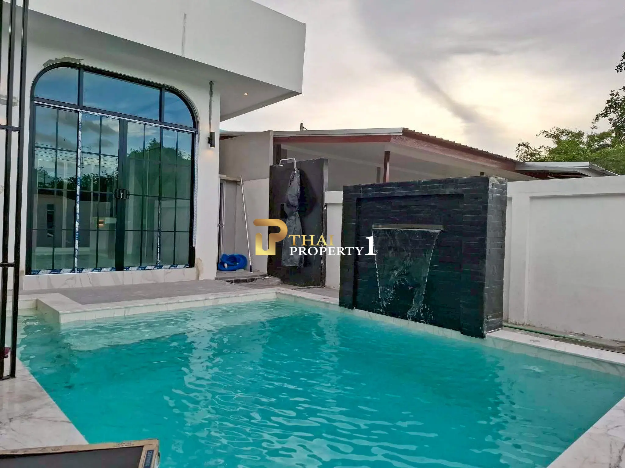New Modern Pool Villa – Single Storey Home Near Mabprachan Reservoir, Pattaya