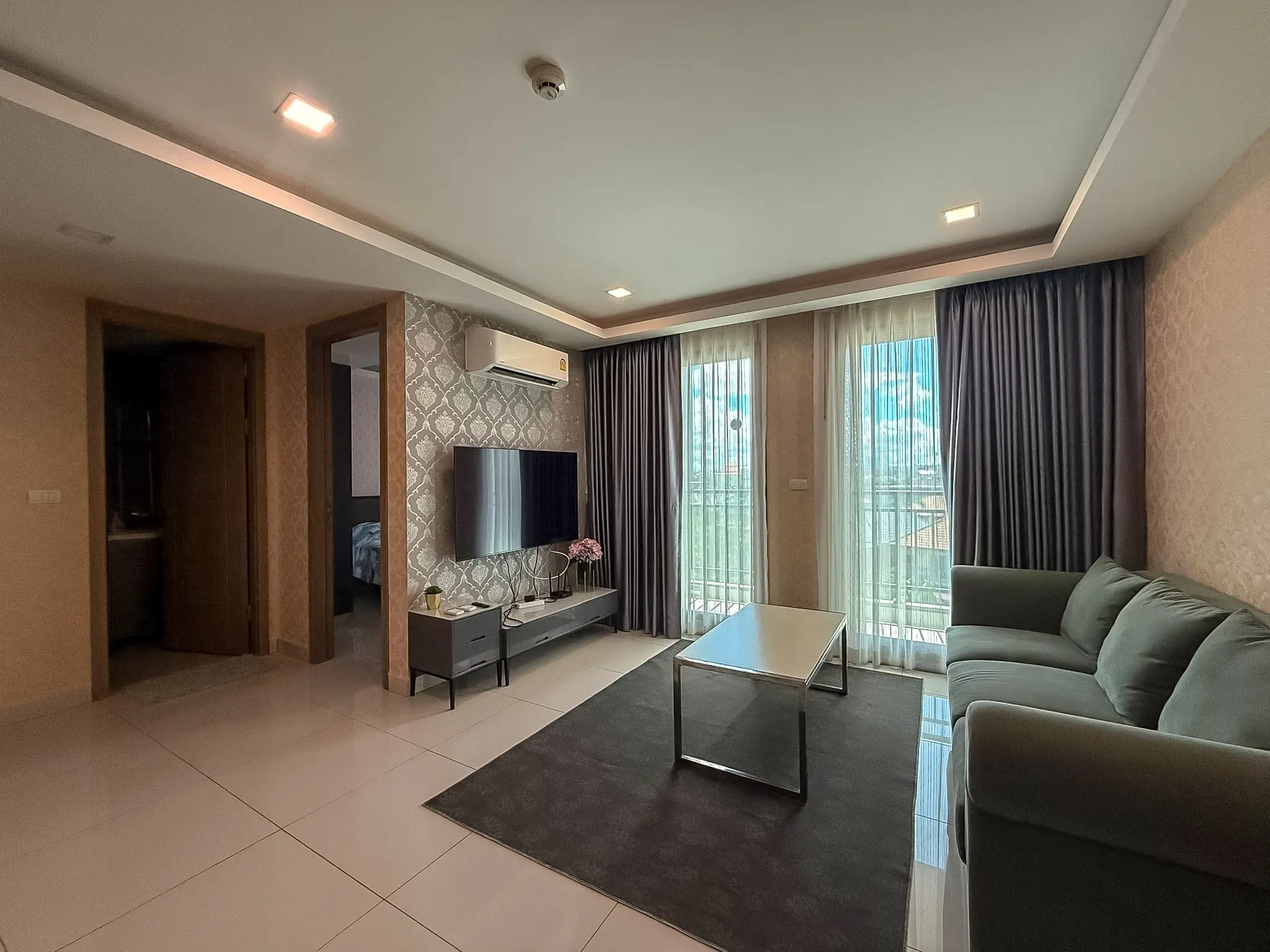 Arcadia Beach Continental 2-Bedroom Condo for in Sale South Pattaya