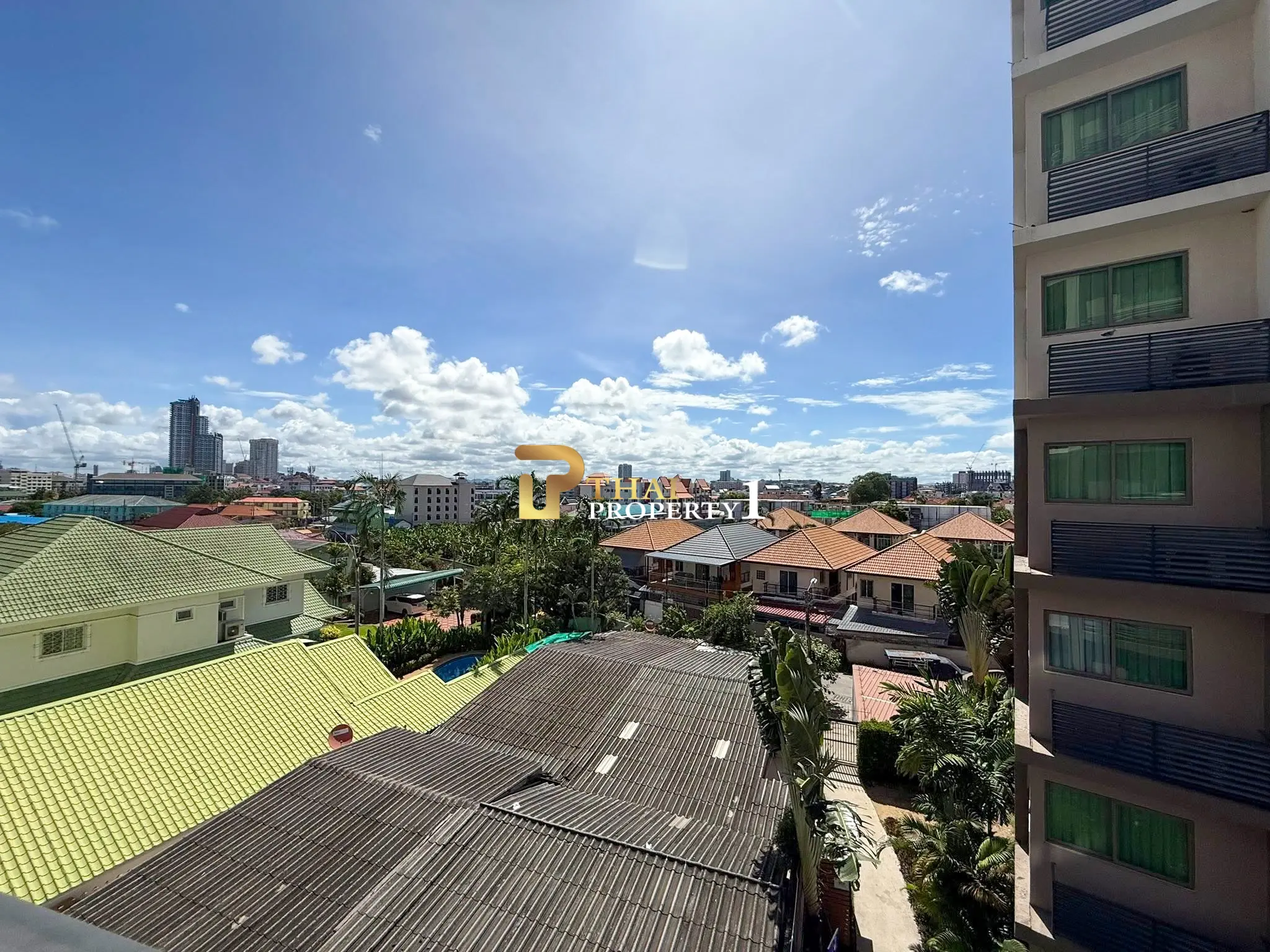 Arcadia Beach Continental 2-Bedroom Condo for in Sale South Pattaya