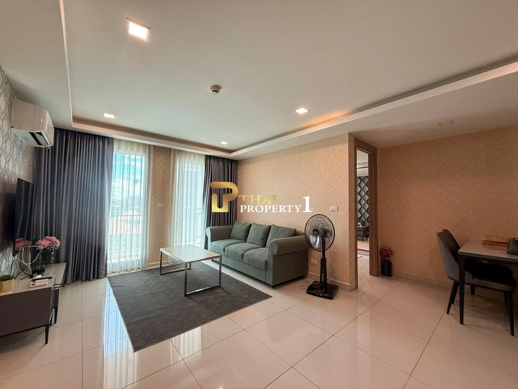 Arcadia Beach Continental 2-Bedroom Condo for in Sale South Pattaya