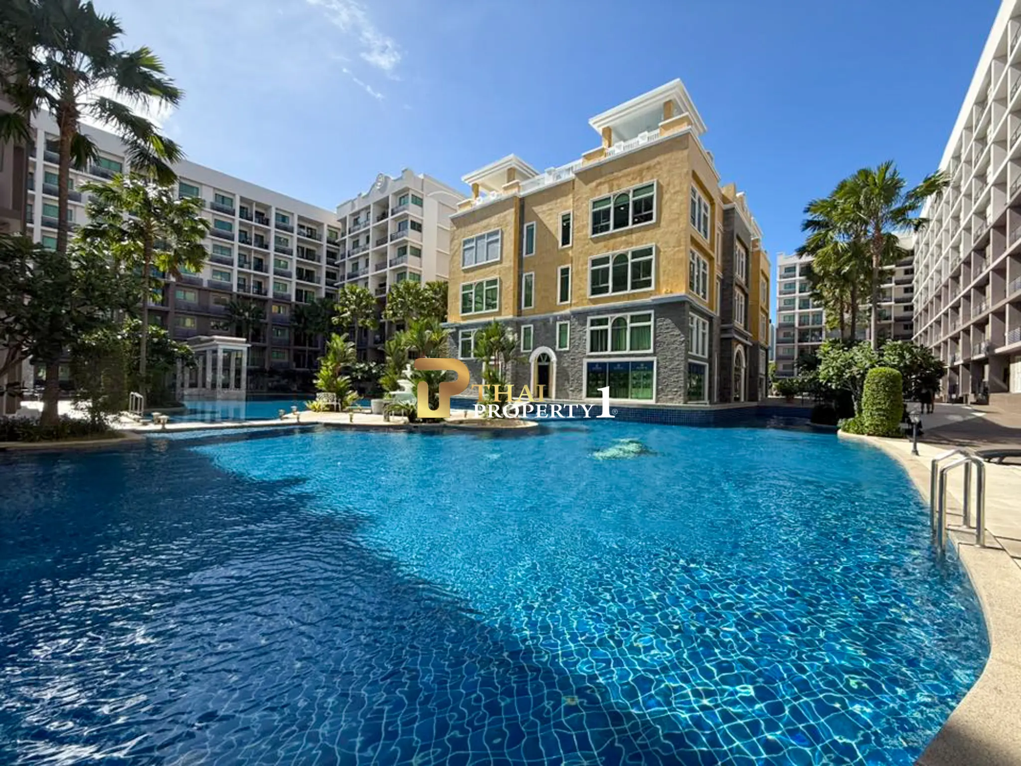 Arcadia Beach Continental 2-Bedroom Condo for in Sale South Pattaya