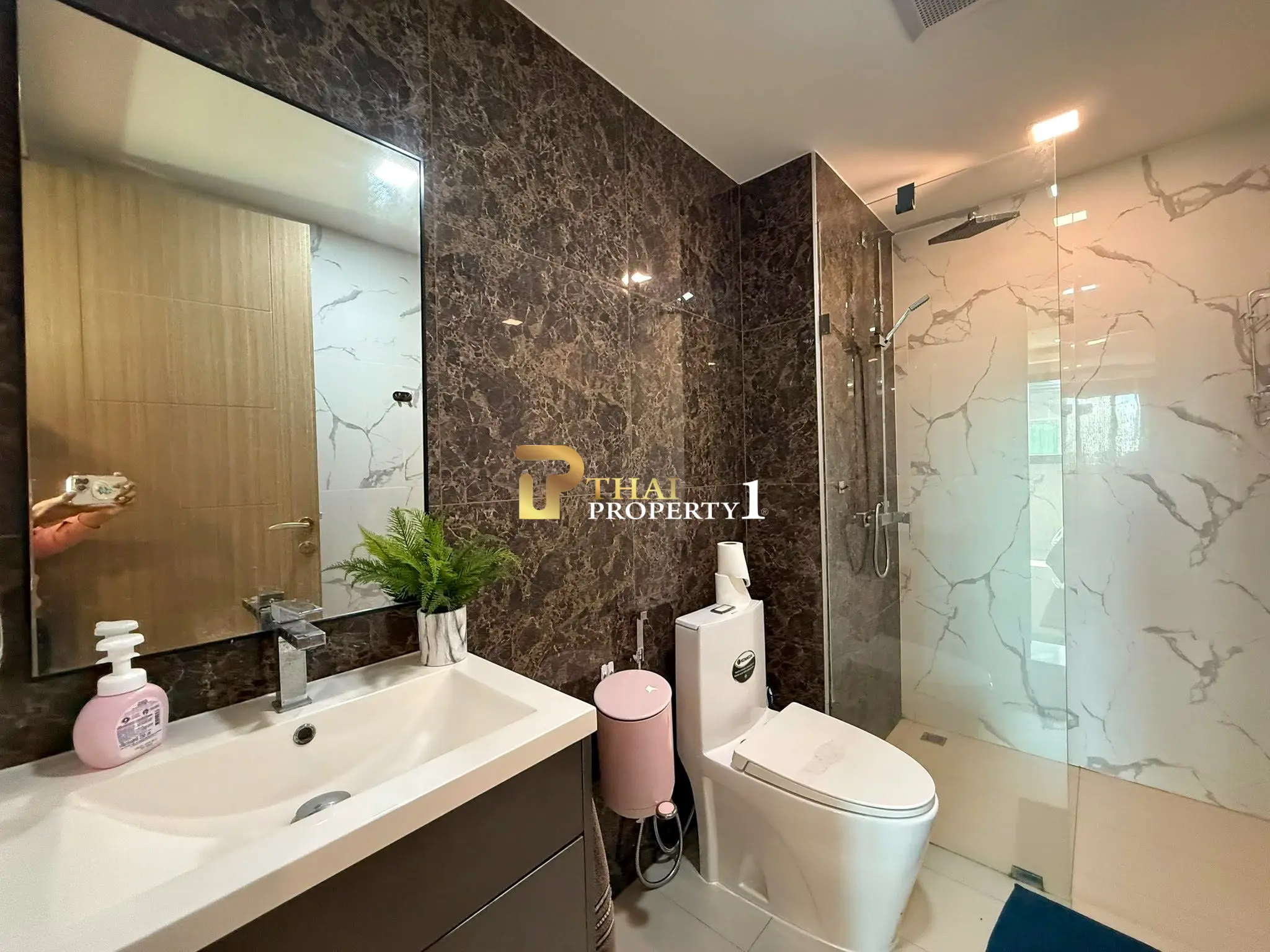 Arcadia Beach Continental 2-Bedroom Condo for in Sale South Pattaya
