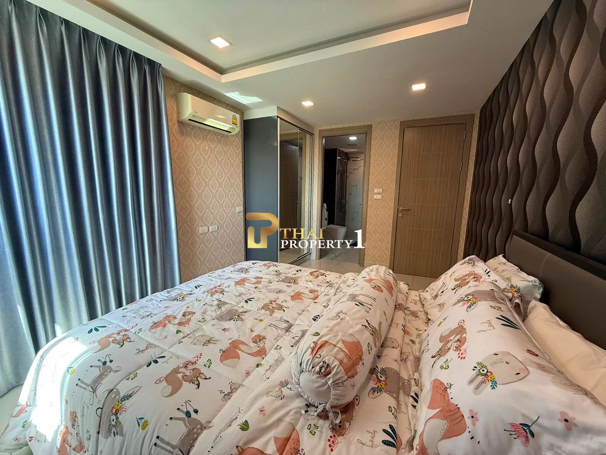 Arcadia Beach Continental 2-Bedroom Condo for in Sale South Pattaya