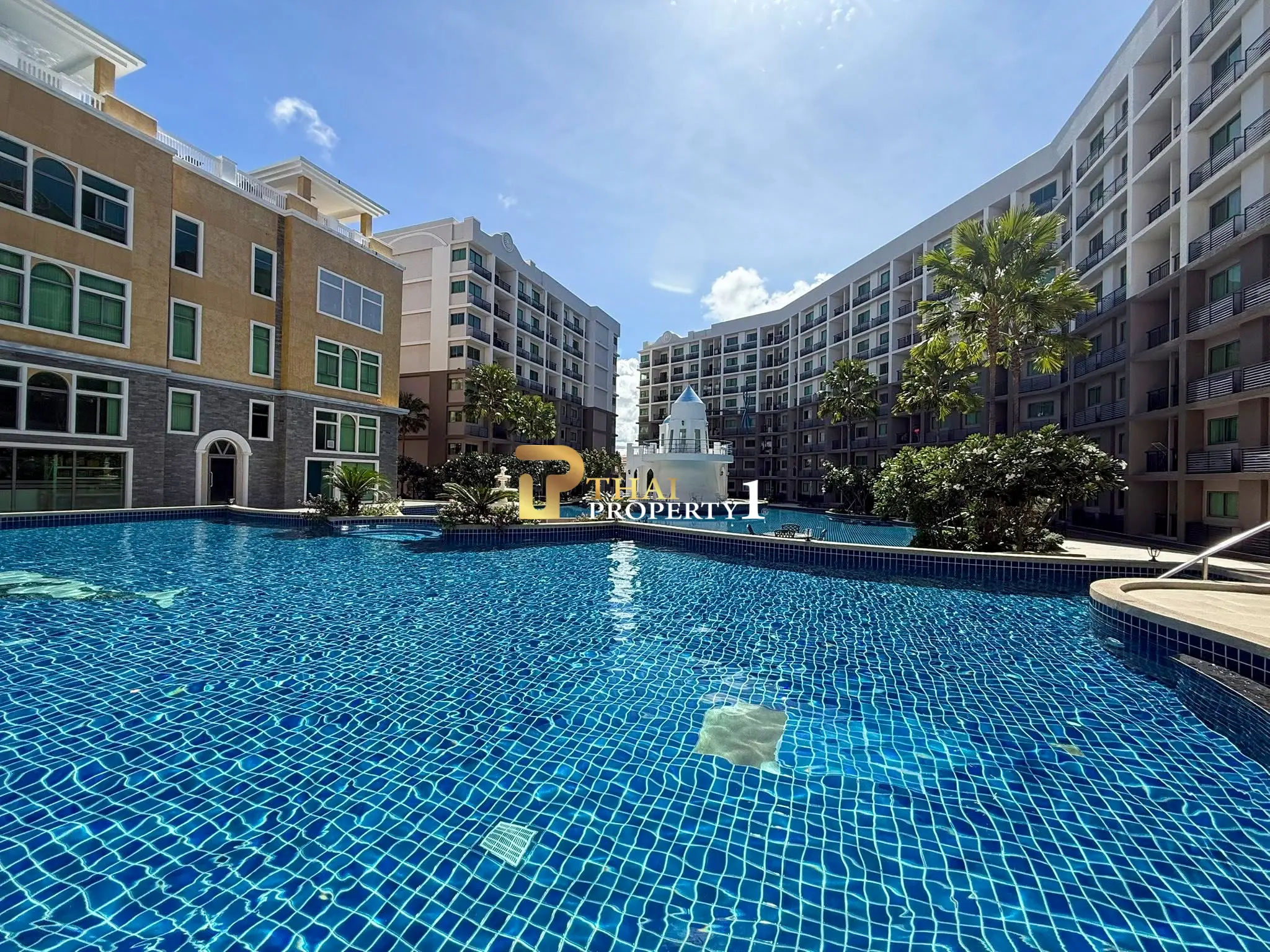 Arcadia Beach Continental 2-Bedroom Condo for in Sale South Pattaya