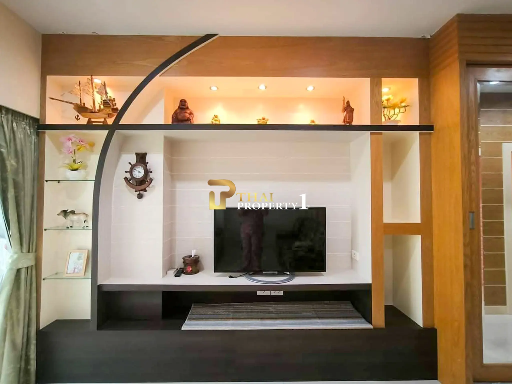 Sea View 1-Bedroom Condo for Sale – View Talay 8 Jomtien Pattaya