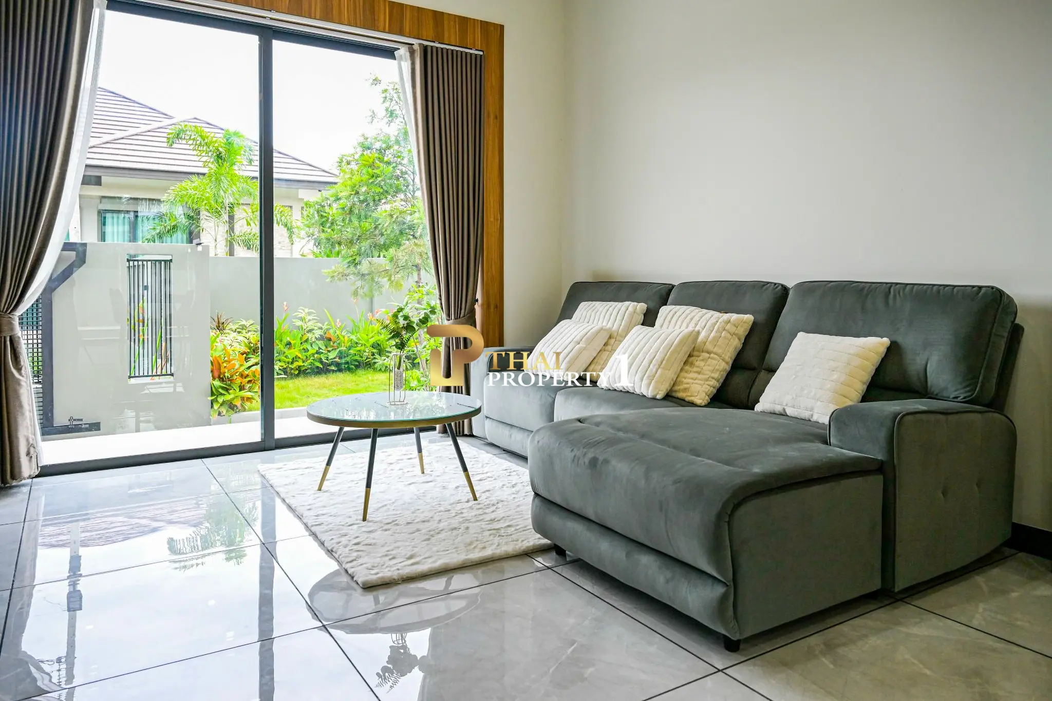 For Sale Luxury House with Private Pool Modern Design – Amarin House Pattaya