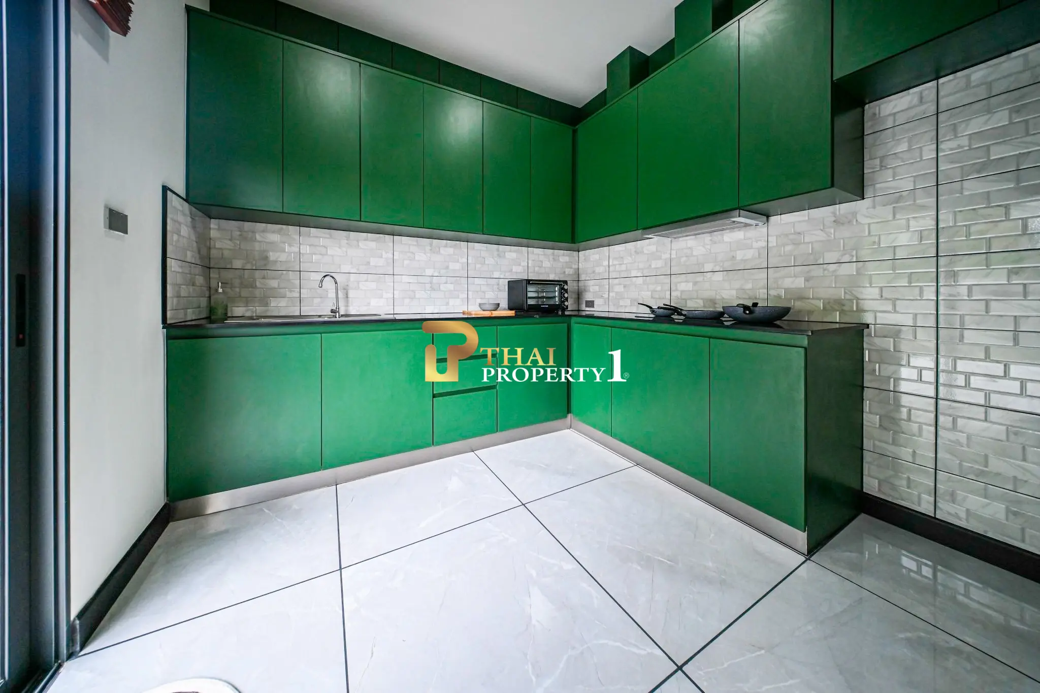 For Sale Luxury House with Private Pool Modern Design – Amarin House Pattaya