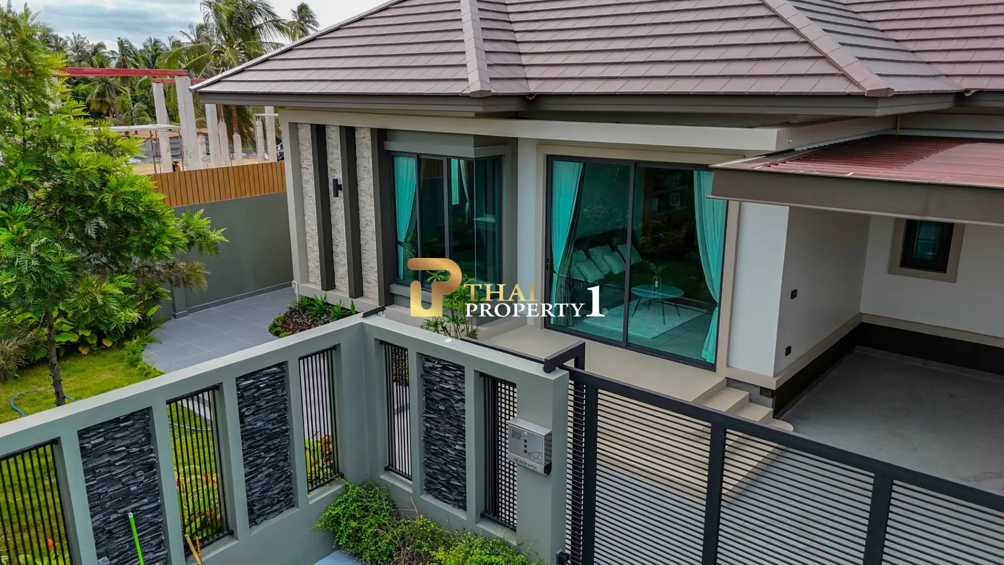 For Sale Luxury House with Private Pool Modern Design – Amarin House Pattaya