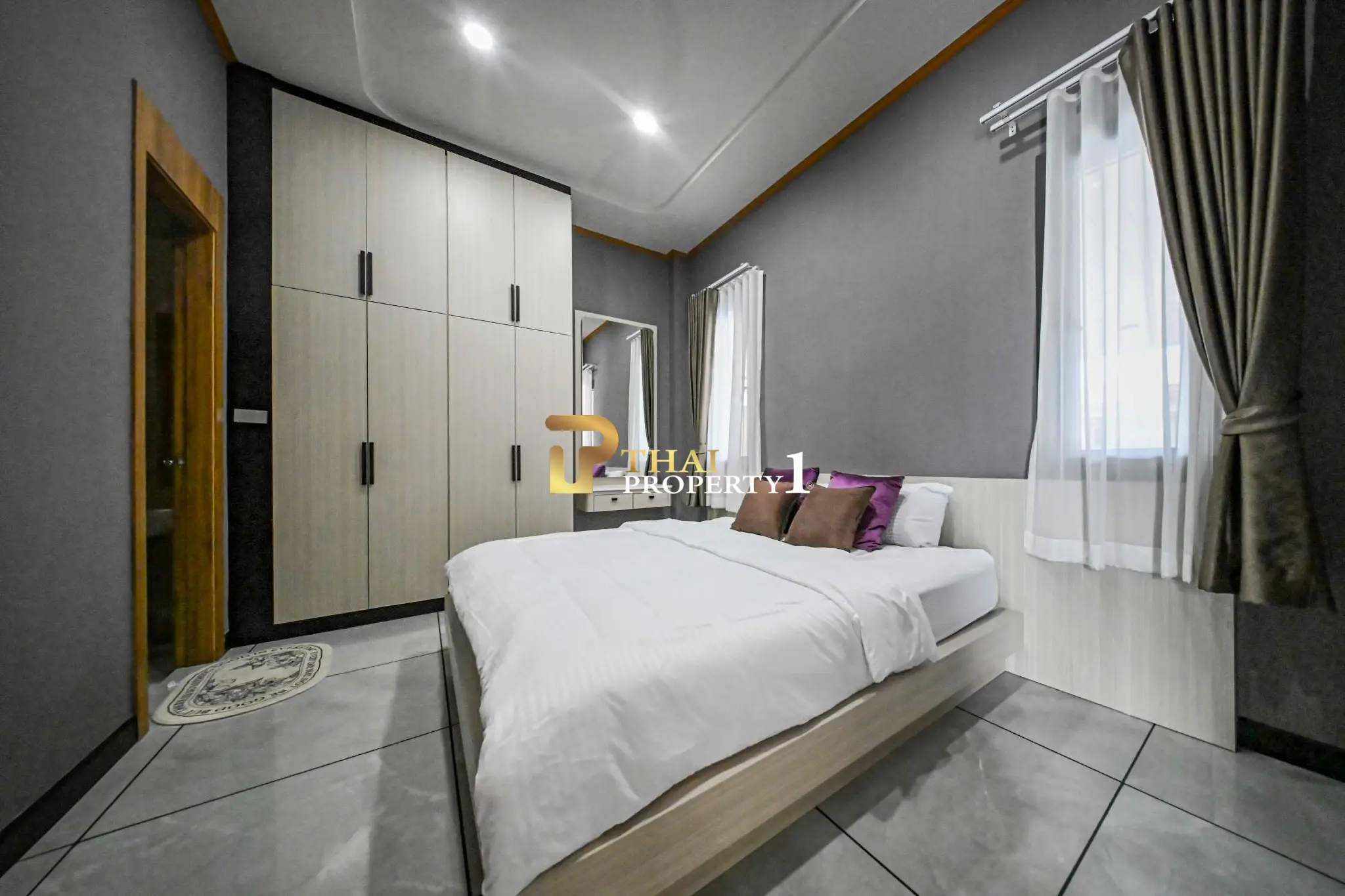 For Sale Luxury House with Private Pool Modern Design – Amarin House Pattaya