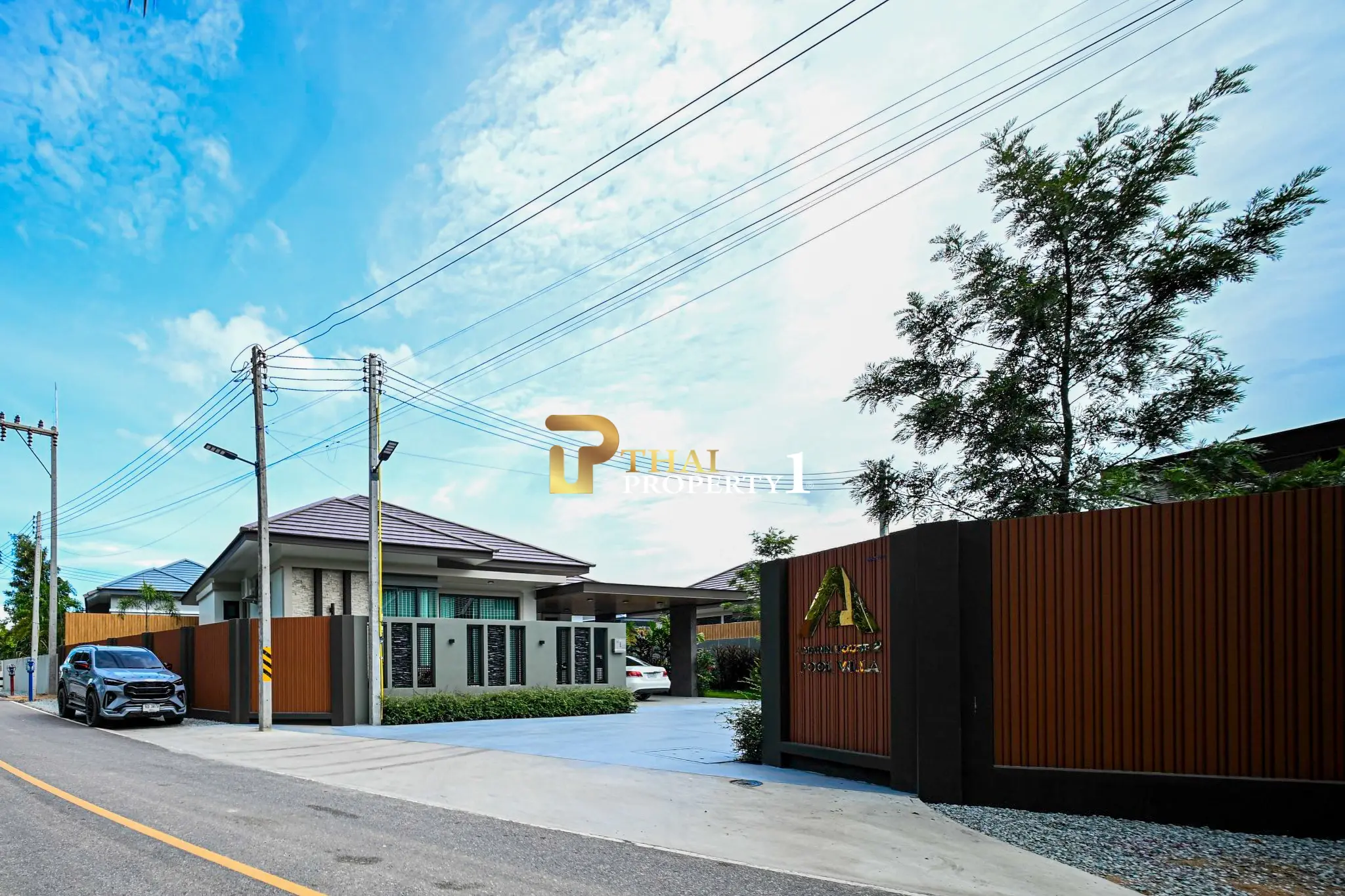 For Sale Luxury House with Private Pool Modern Design – Amarin House Pattaya