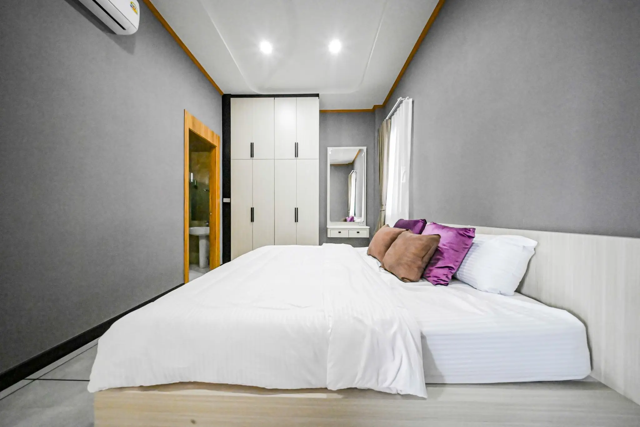 For Sale Luxury House with Private Pool Modern Design – Amarin House Pattaya