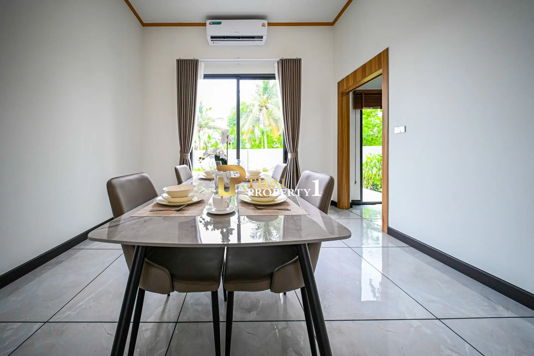 For Sale Luxury House with Private Pool Modern Design – Amarin House Pattaya