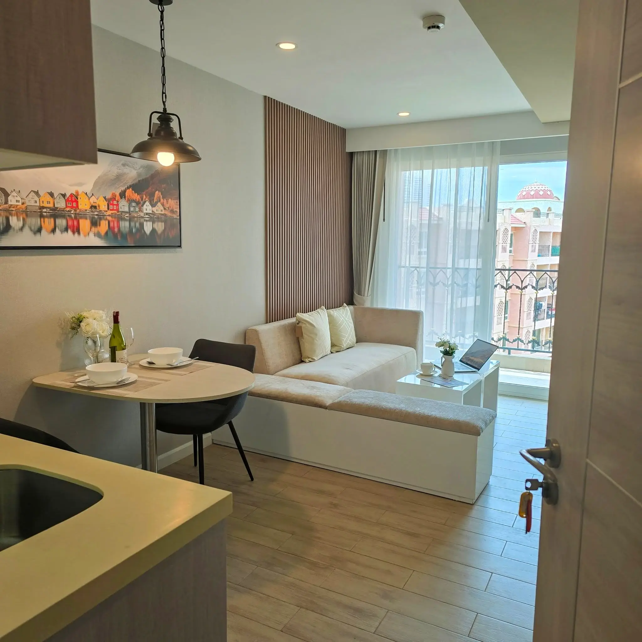 Condo for Sale at Seven Seas Jomtien – Fully Furnished with Pool View Near to Jomtien Beach