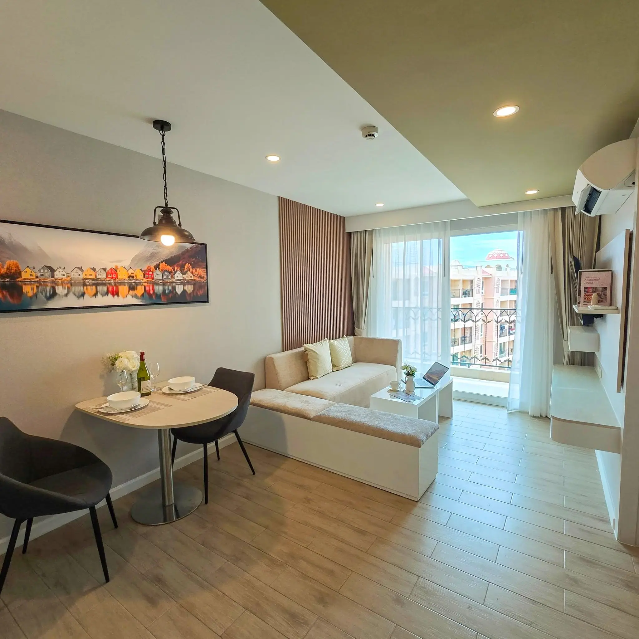Condo for Sale at Seven Seas Jomtien – Fully Furnished with Pool View Near to Jomtien Beach