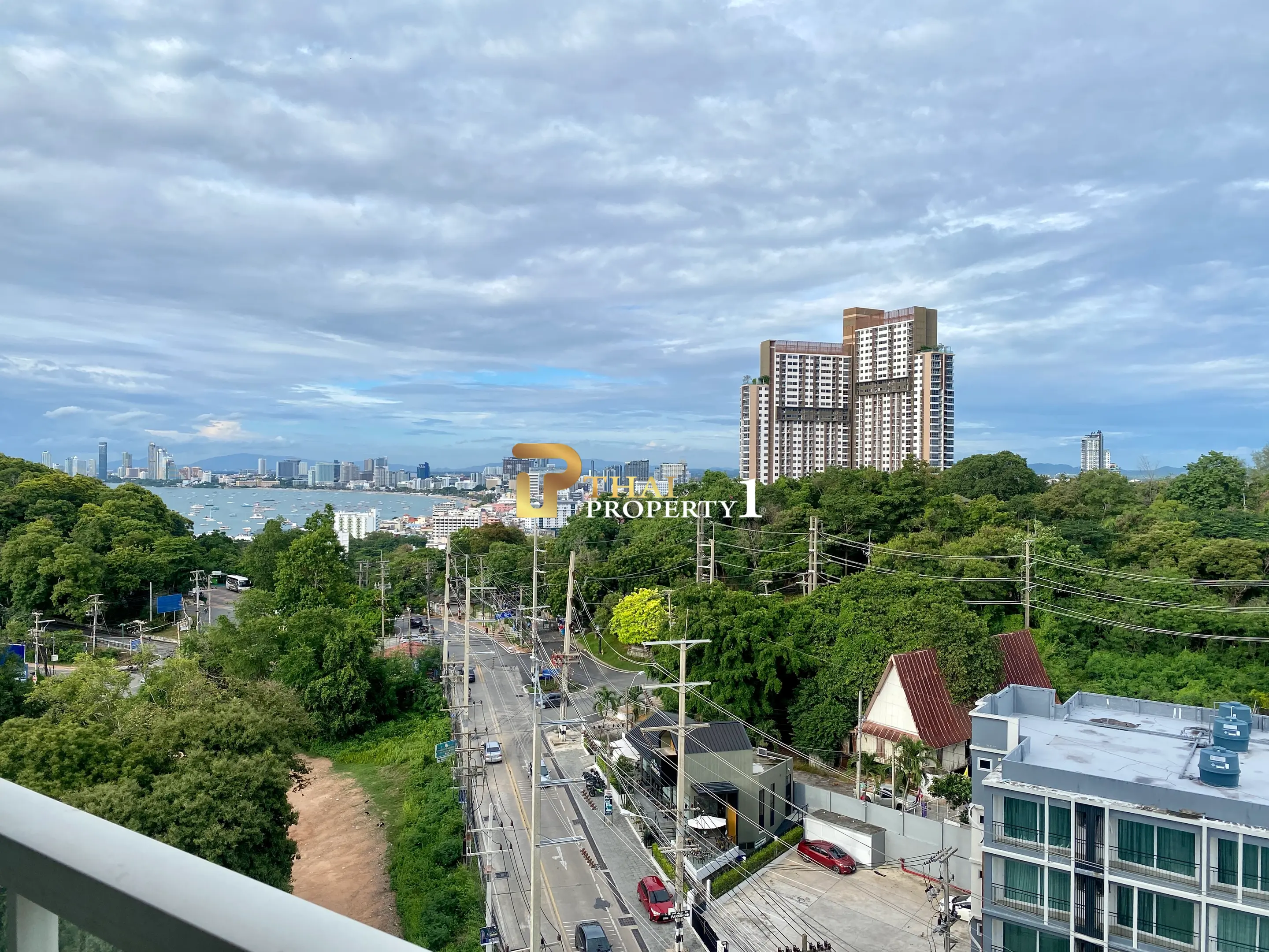 Sjø- og byutsikt 1-roms leilighet til salgs – The Vision Pratumnak, Pattaya