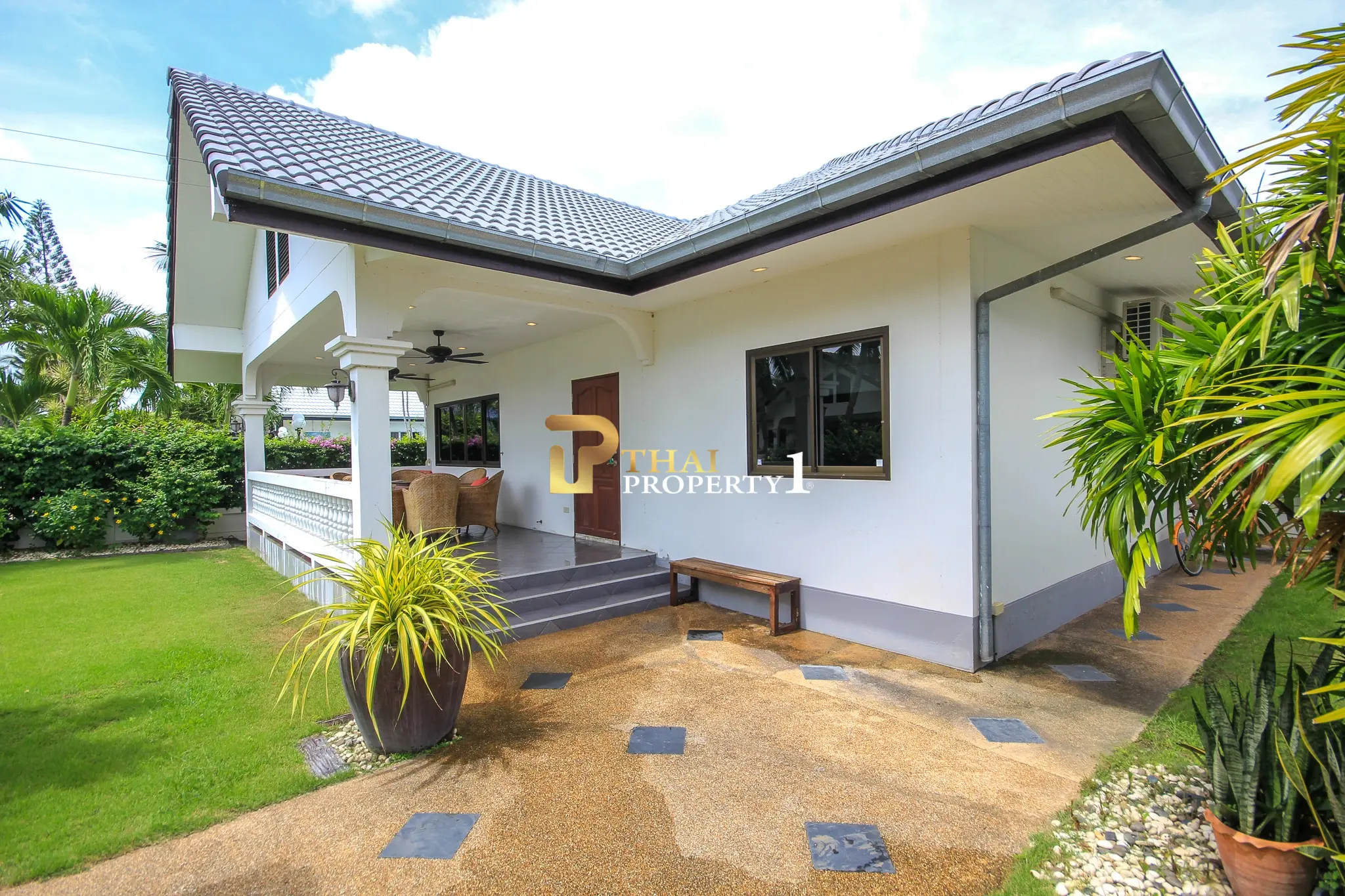 2-Bedroom Villa for Sale With Common Pool View – Pine Hill, Hua Hin Soi 6