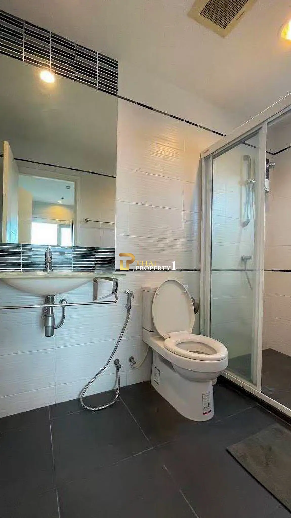 High Floor - 1-Bedroom Condo at Centric Sea Pattaya – Prime Location