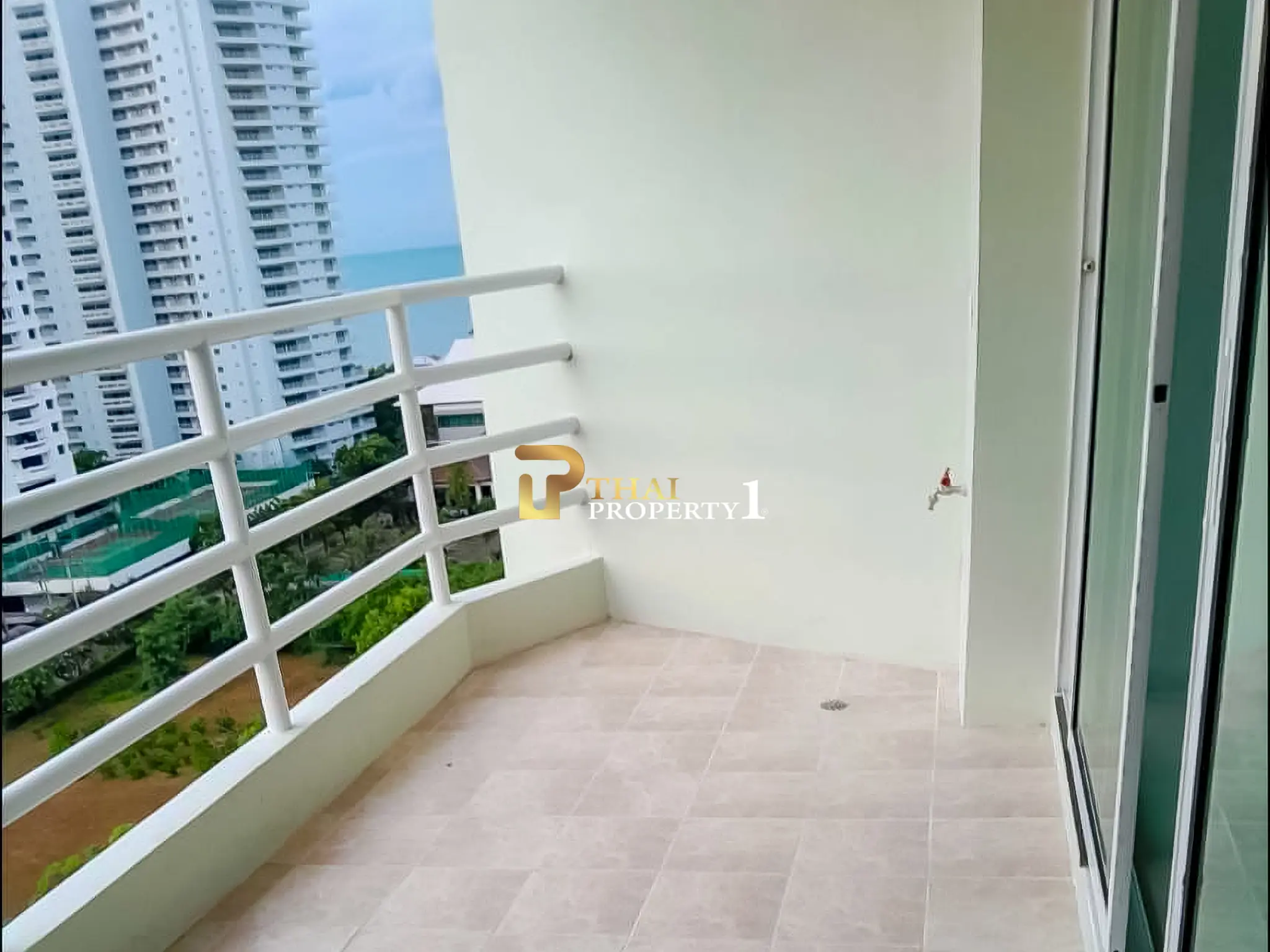 Partial Sea View Studio Condo for Sale – View Talay 5D Jomtien Pattaya