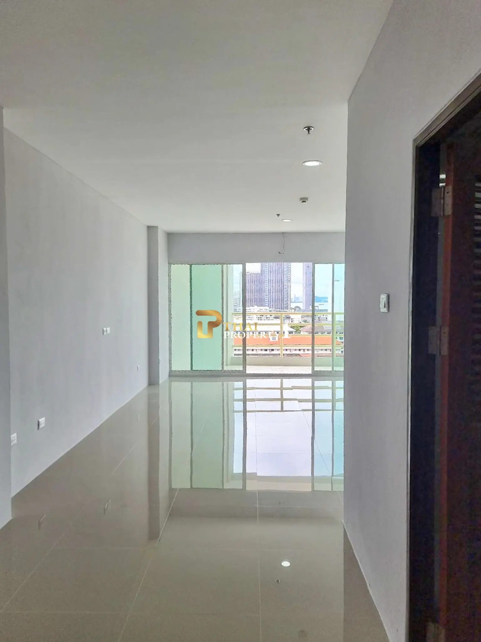 ขาย คอนโด สตูดิโอ ห้องเปล่า วิวทะเลบางส่วน – วิวทะเล 5D จอมเทียน พัทยา