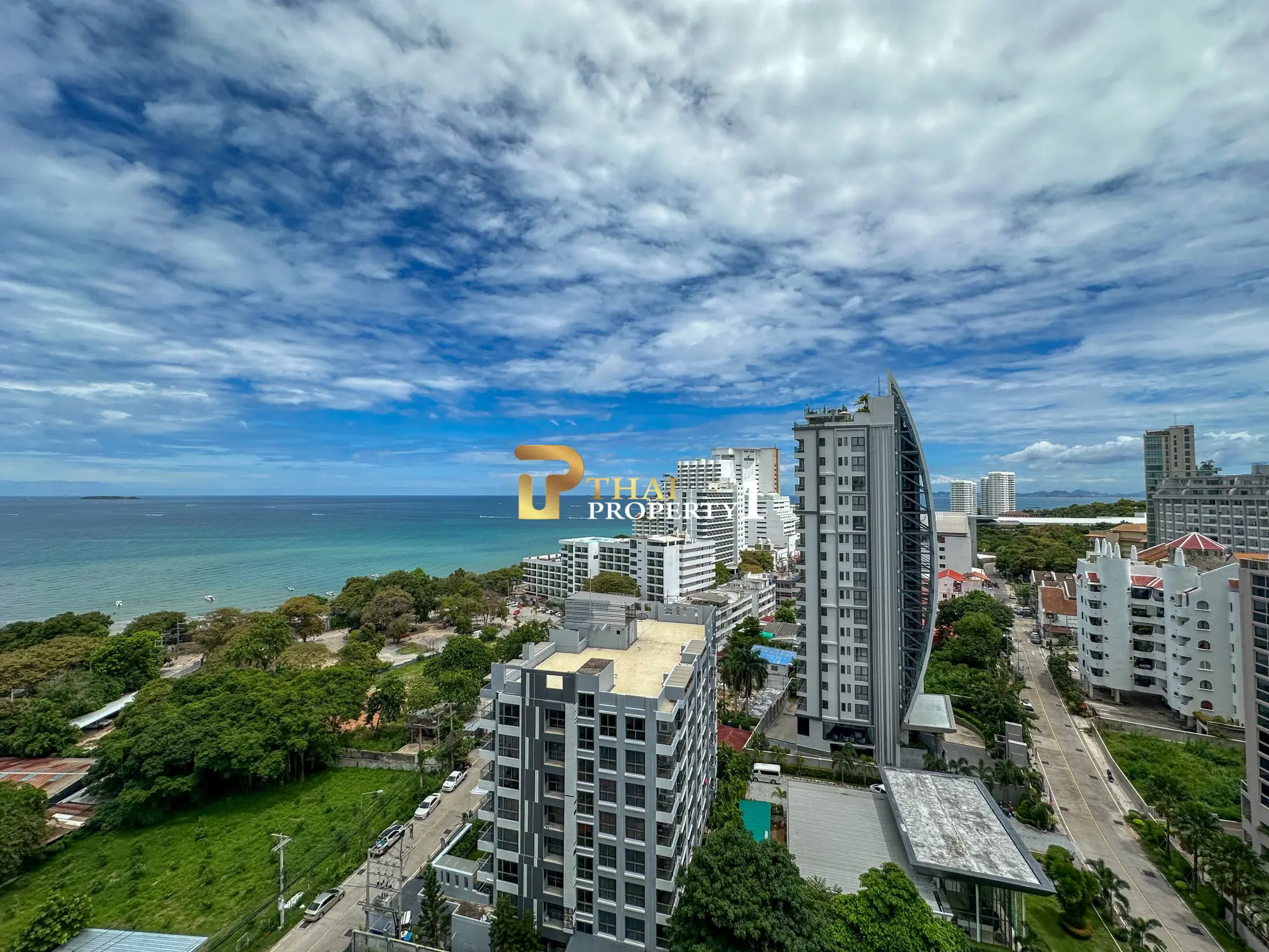 Cosy Beach View – Høytliggende 1-roms med panoramautsikt over hav og by