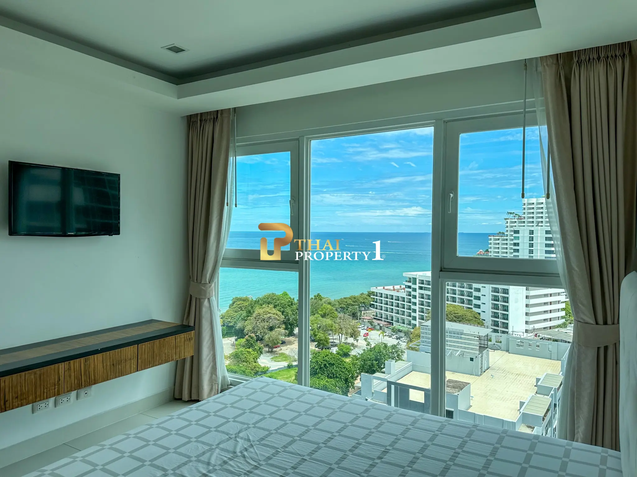 Cosy Beach View – Høytliggende 1-roms med panoramautsikt over hav og by