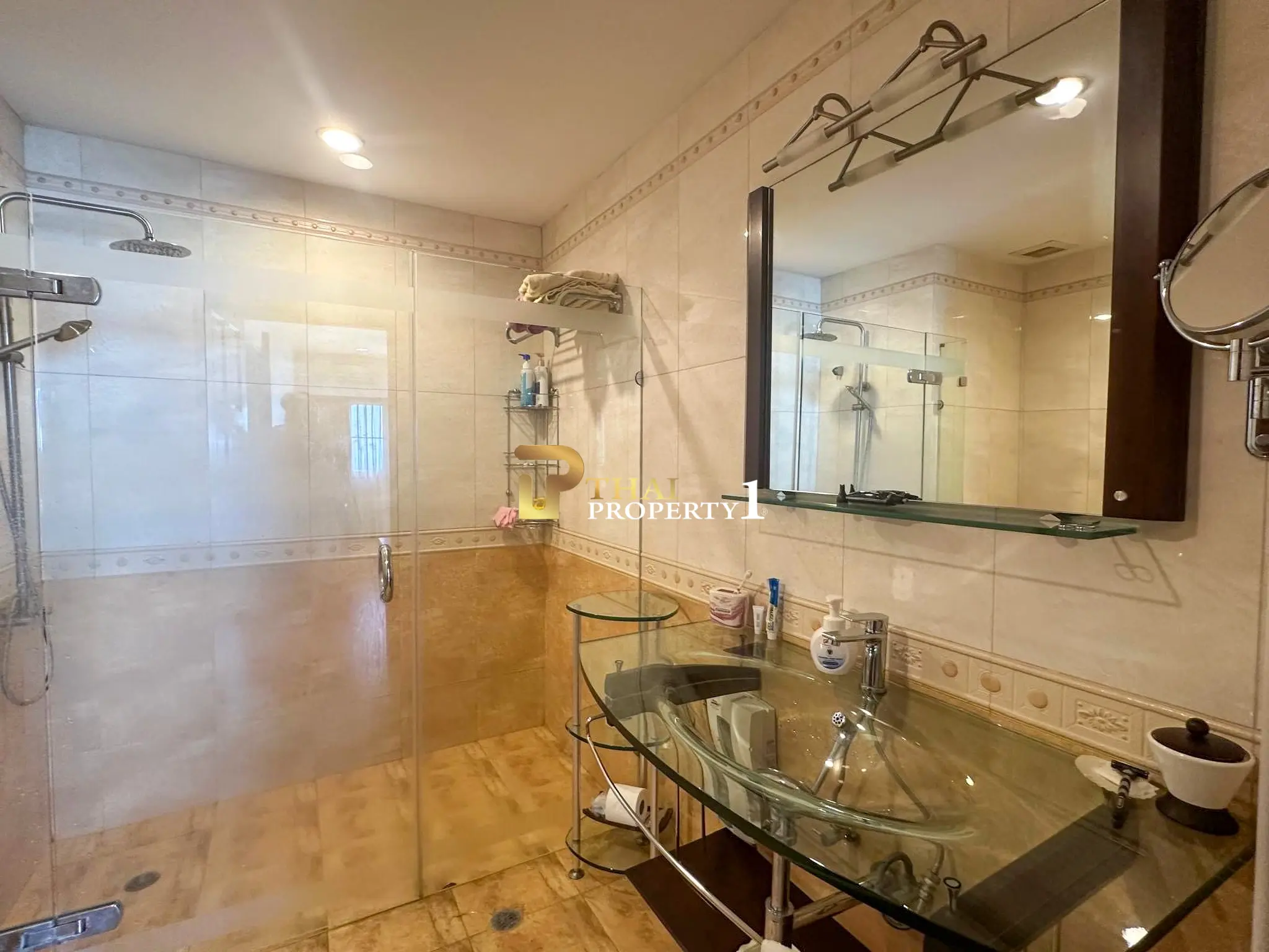 Krisda Golden Condotel Cliff & Park – คอนโด ชั้น 24 ขนาดใหญ่ 2 ห้องนอน วิวทะเลพัทยา