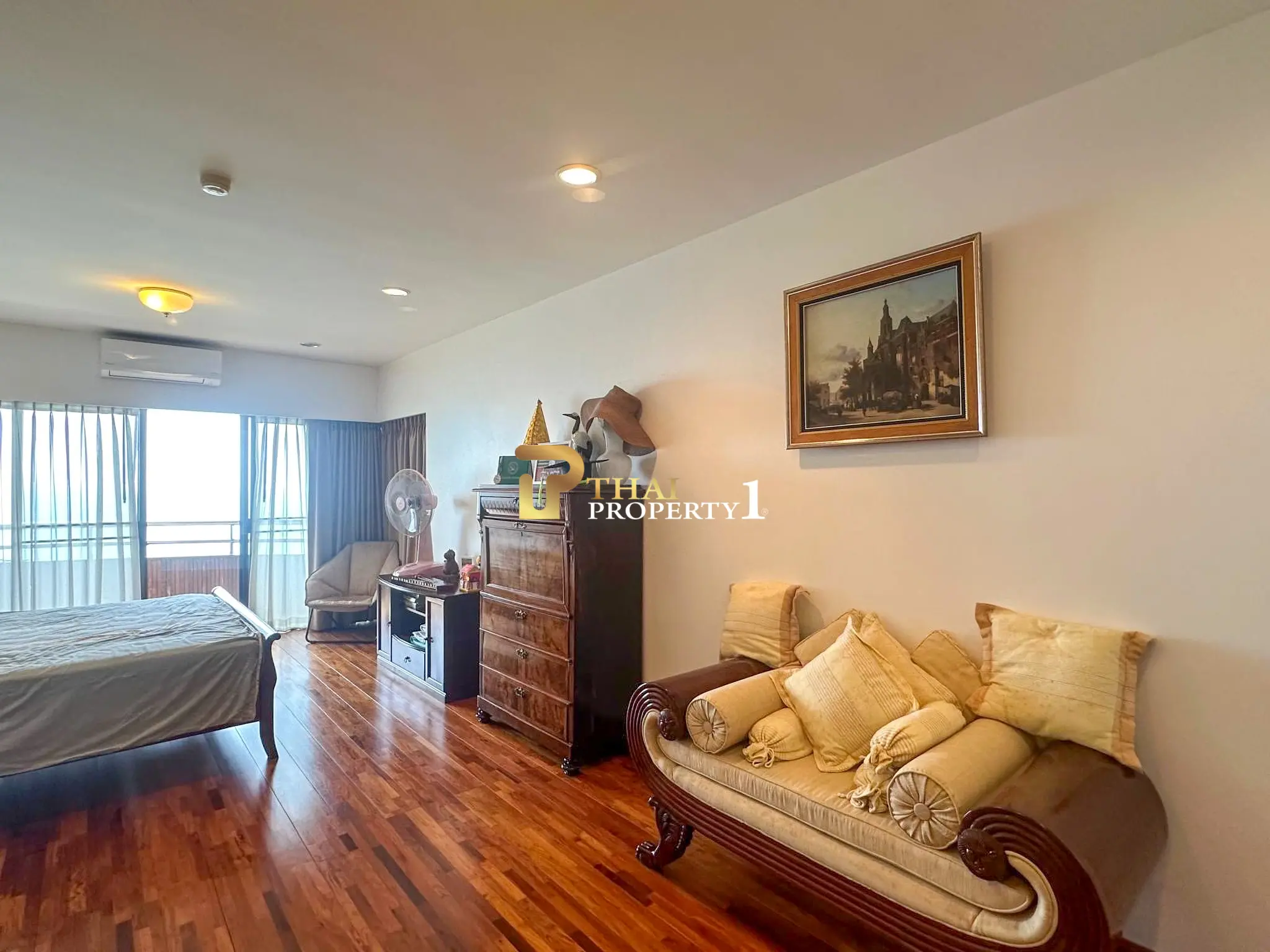 Krisda Golden Condotel Cliff & Park – คอนโด ชั้น 24 ขนาดใหญ่ 2 ห้องนอน วิวทะเลพัทยา