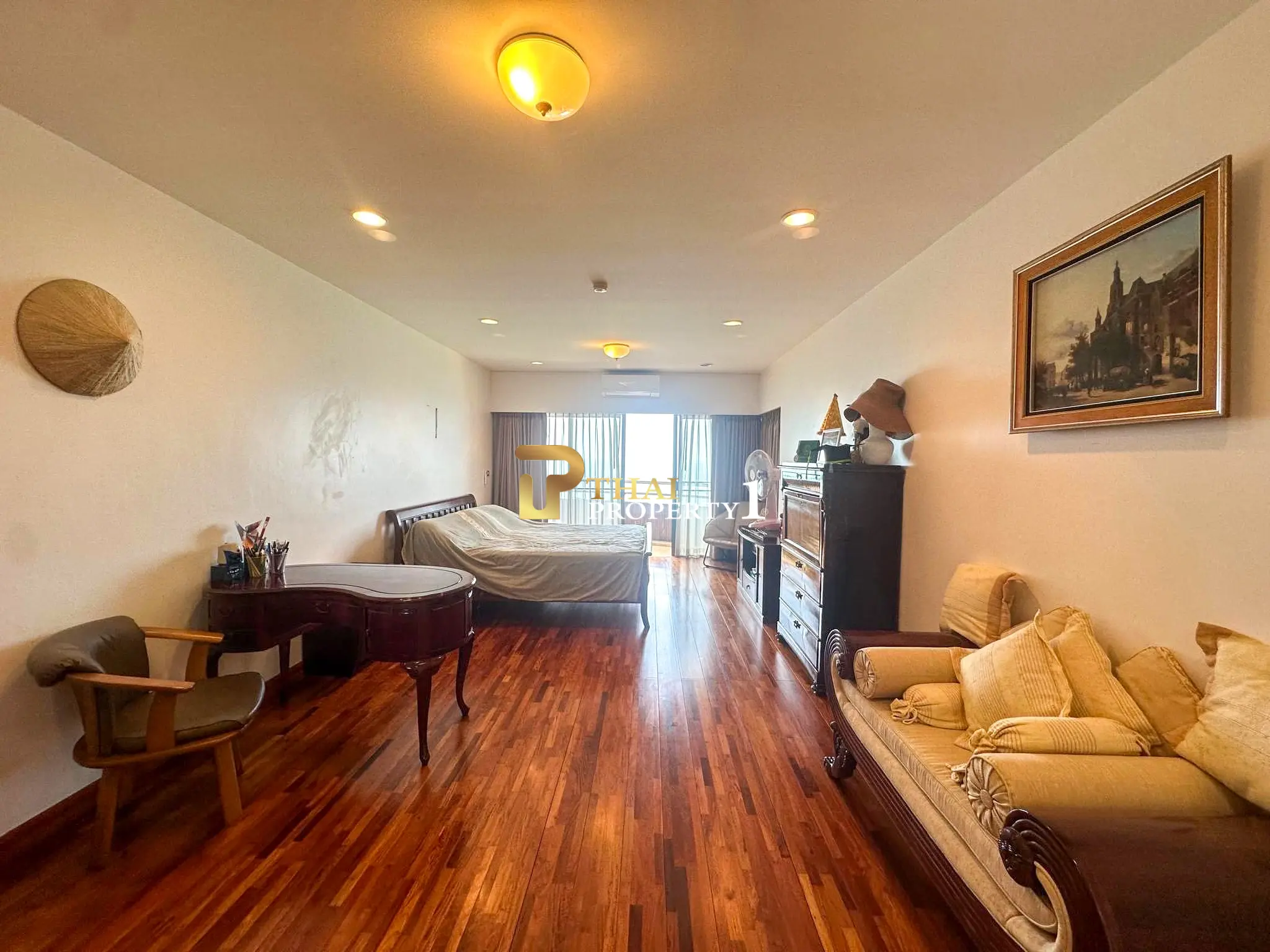 Krisda Golden Condotel Cliff & Park – คอนโด ชั้น 24 ขนาดใหญ่ 2 ห้องนอน วิวทะเลพัทยา