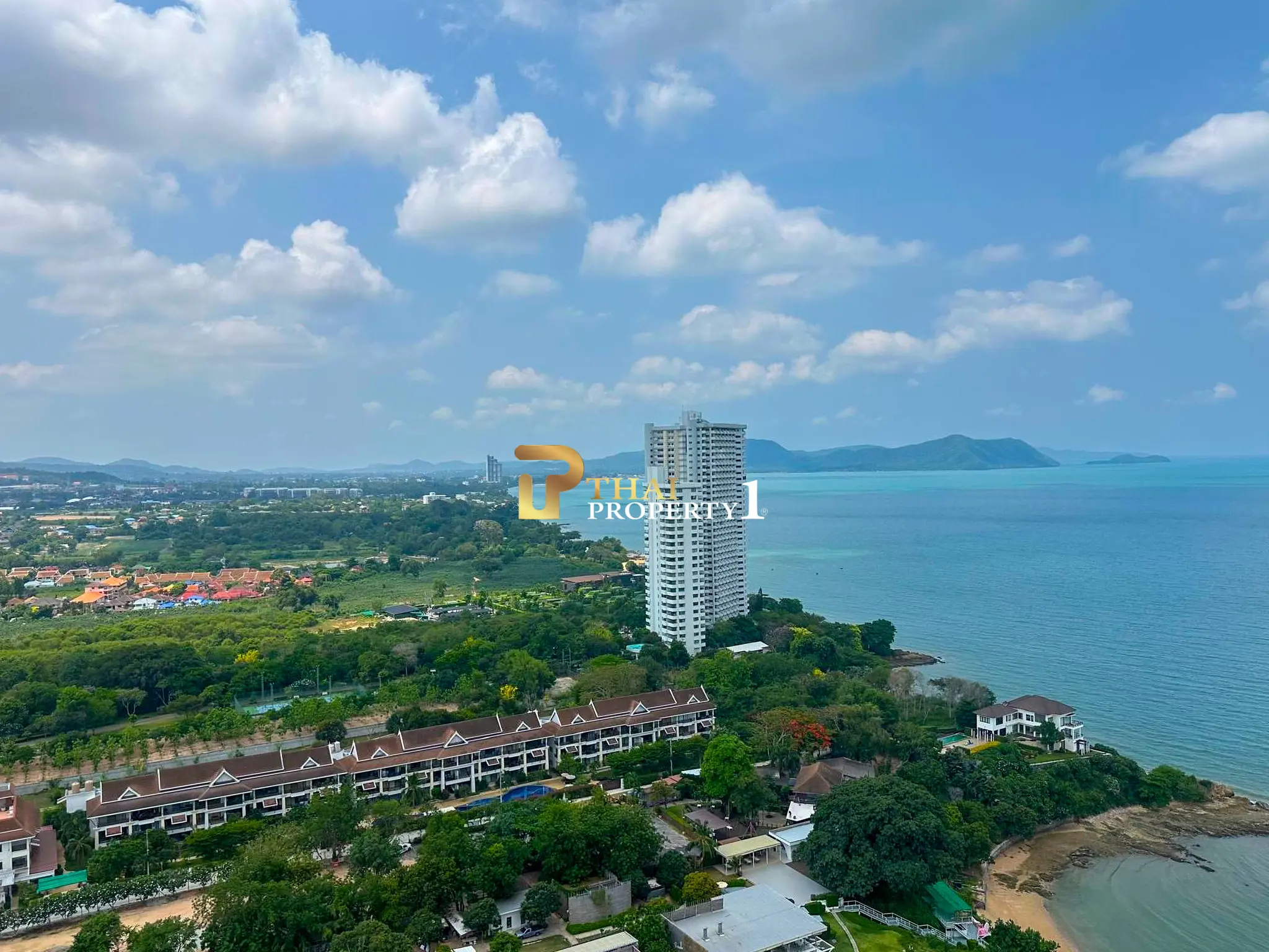 Krisda Golden Condotel Cliff & Park – คอนโด ชั้น 24 ขนาดใหญ่ 2 ห้องนอน วิวทะเลพัทยา