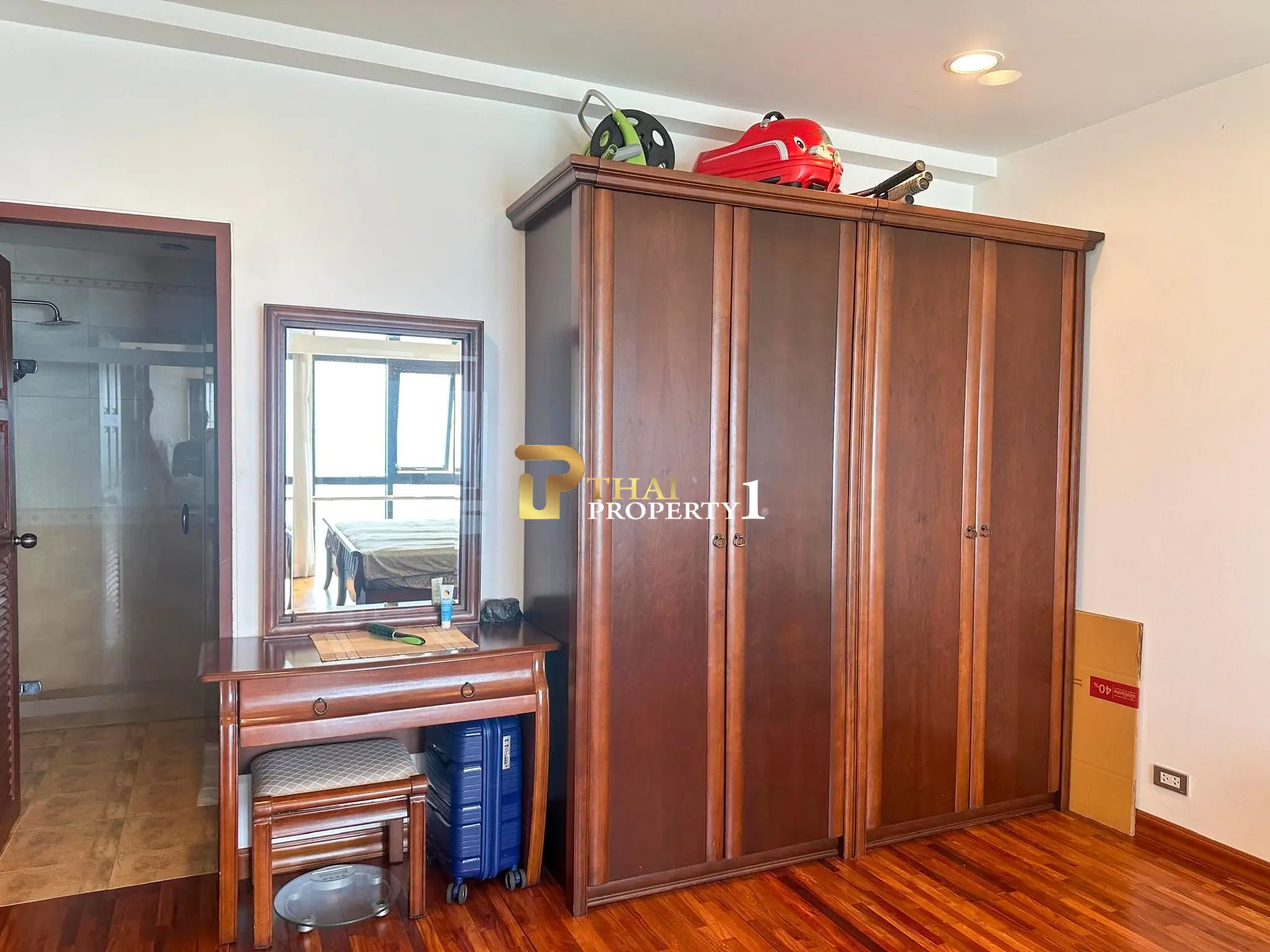 Krisda Golden Condotel Cliff & Park – คอนโด ชั้น 24 ขนาดใหญ่ 2 ห้องนอน วิวทะเลพัทยา