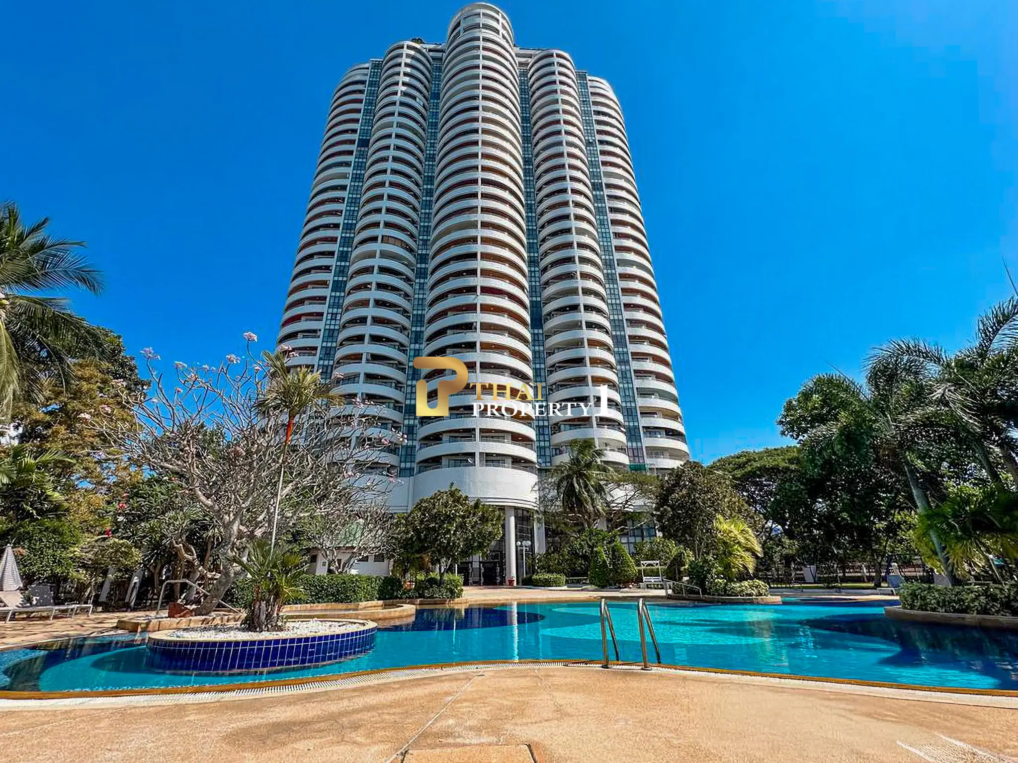 Krisda Golden Condotel Cliff & Park – คอนโด ชั้น 24 ขนาดใหญ่ 2 ห้องนอน วิวทะเลพัทยา