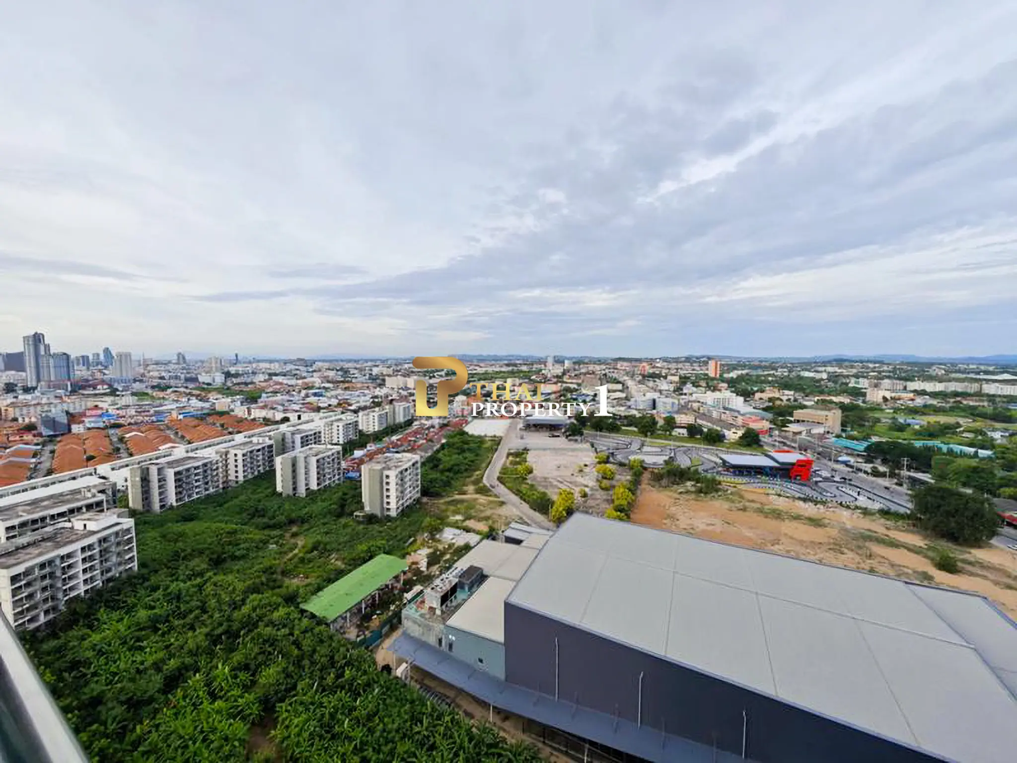 Supalai Mare Pattaya – High-Floor 1-Bedroom Condo with City View, Only 2.65M THB