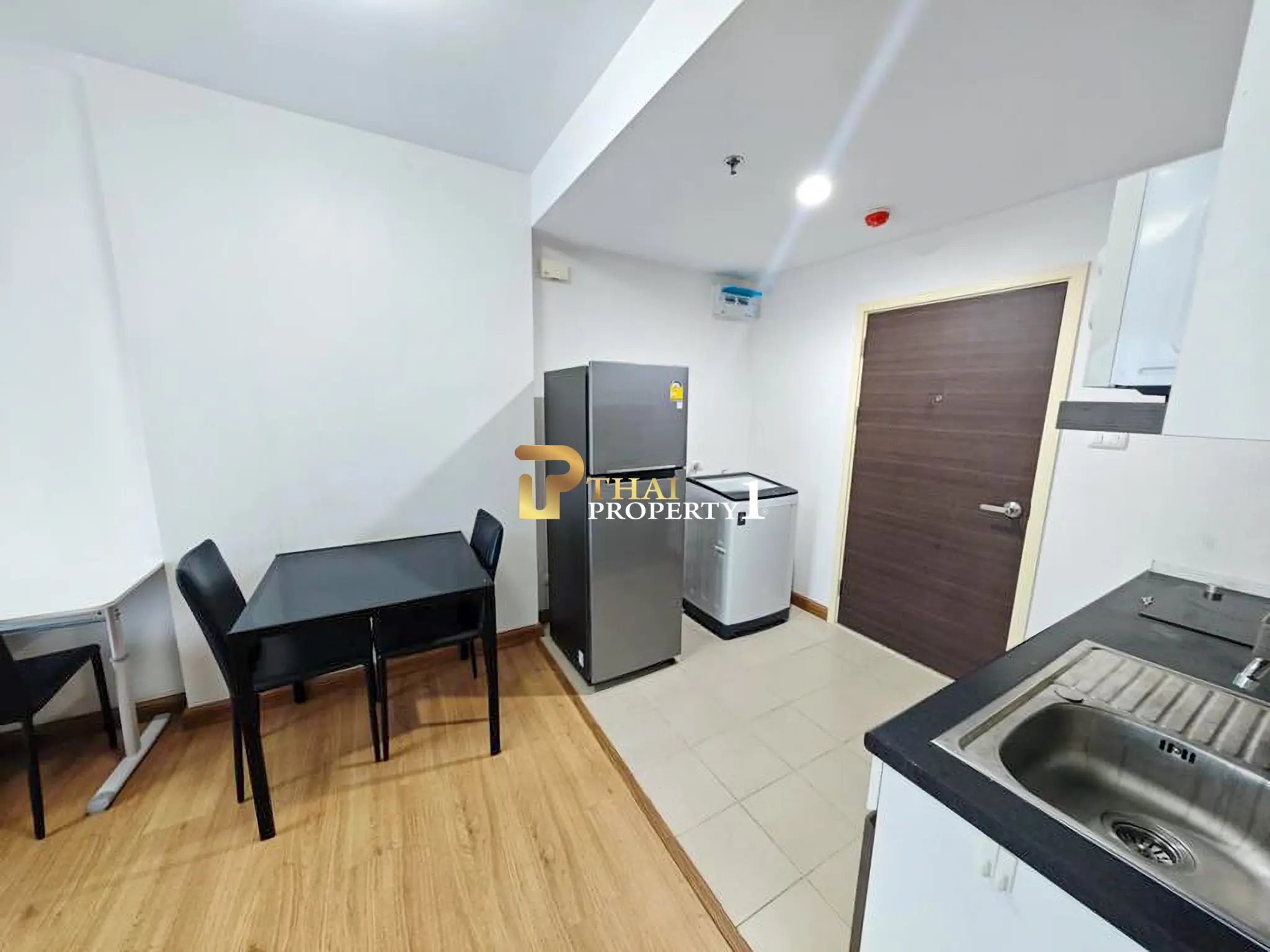 Supalai Mare Pattaya – High-Floor 1-Bedroom Condo with City View, Only 2.65M THB