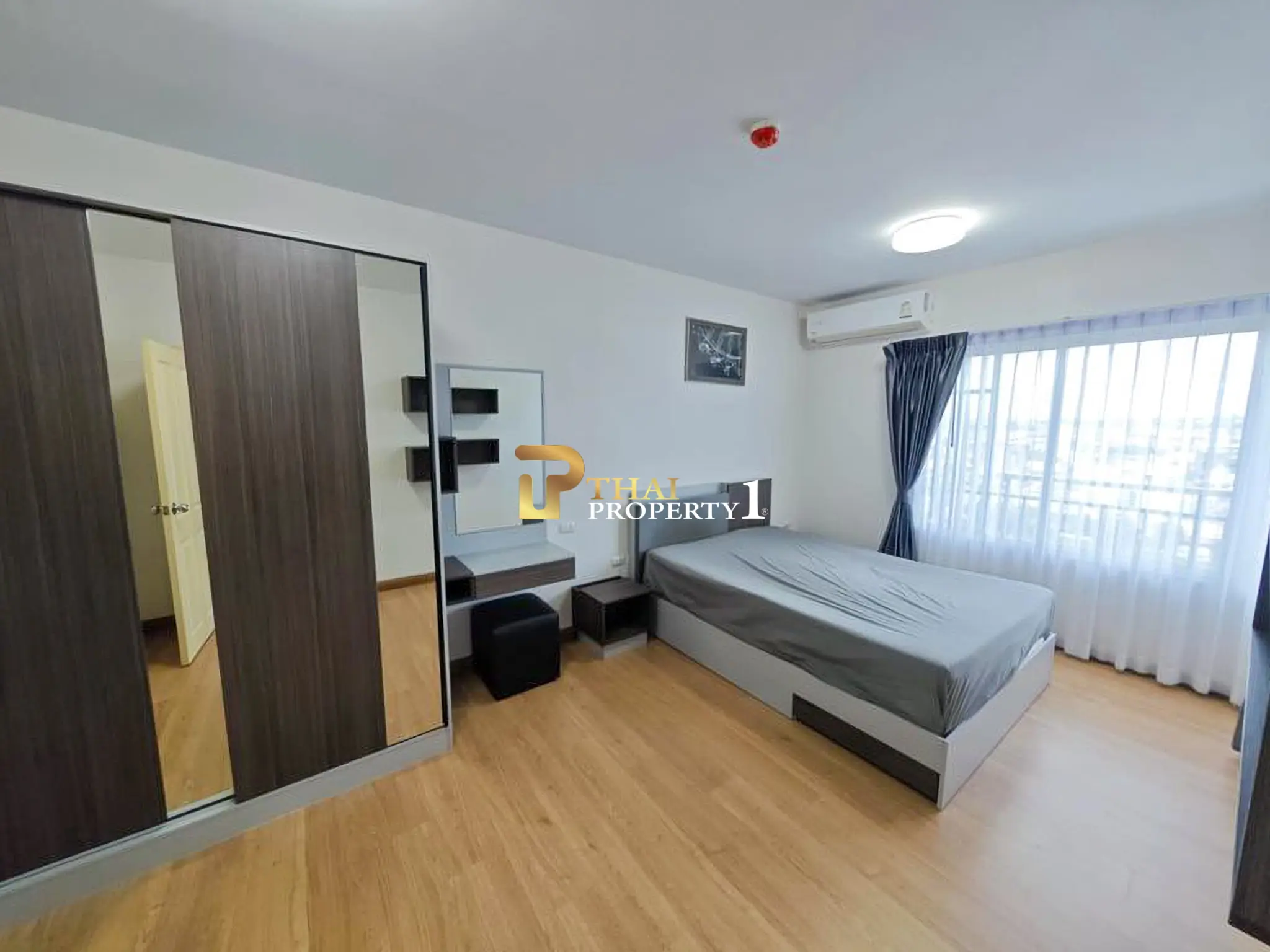 Supalai Mare Pattaya – High-Floor 1-Bedroom Condo with City View, Only 2.65M THB