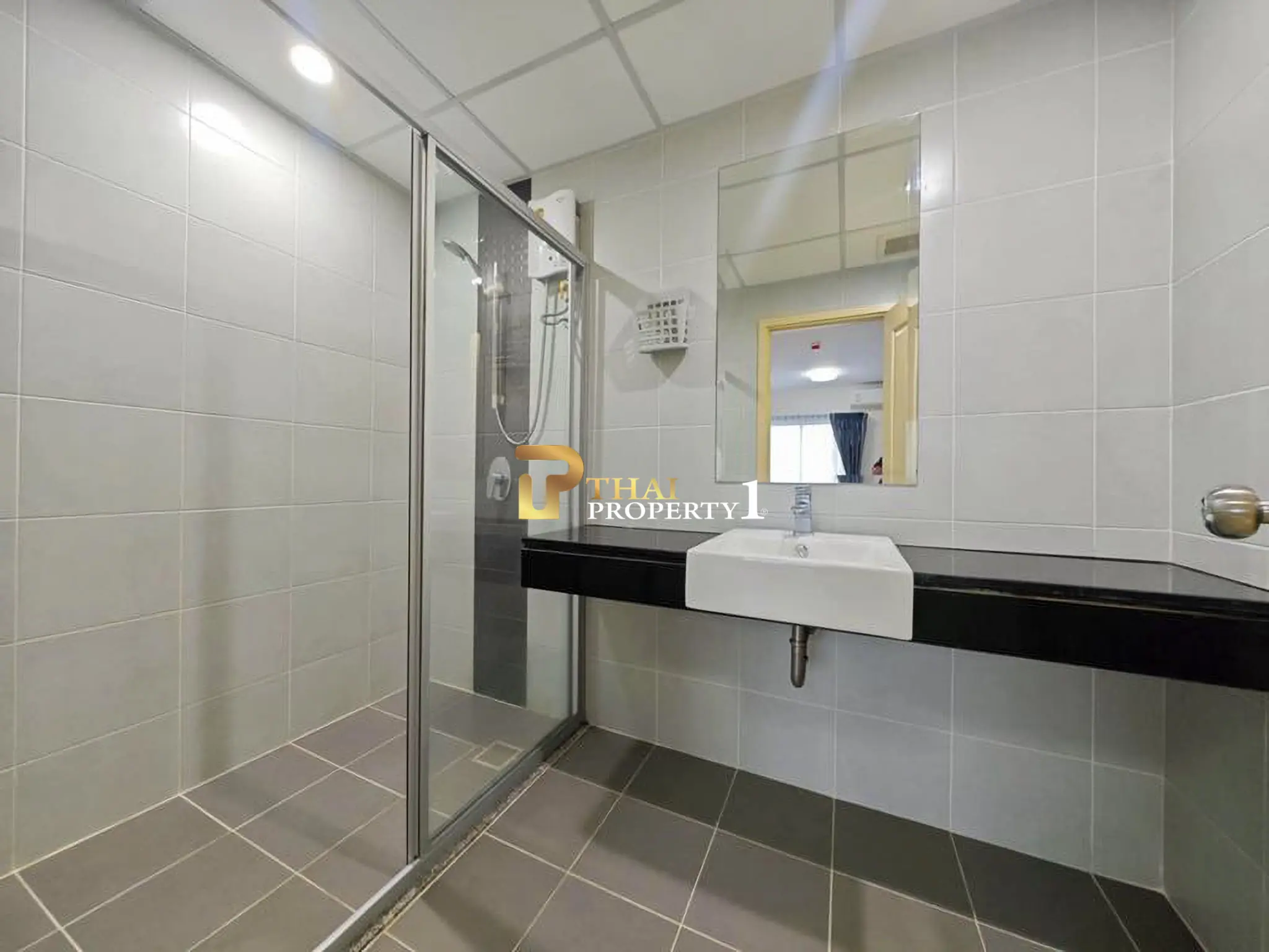 Supalai Mare Pattaya – High-Floor 1-Bedroom Condo with City View, Only 2.65M THB