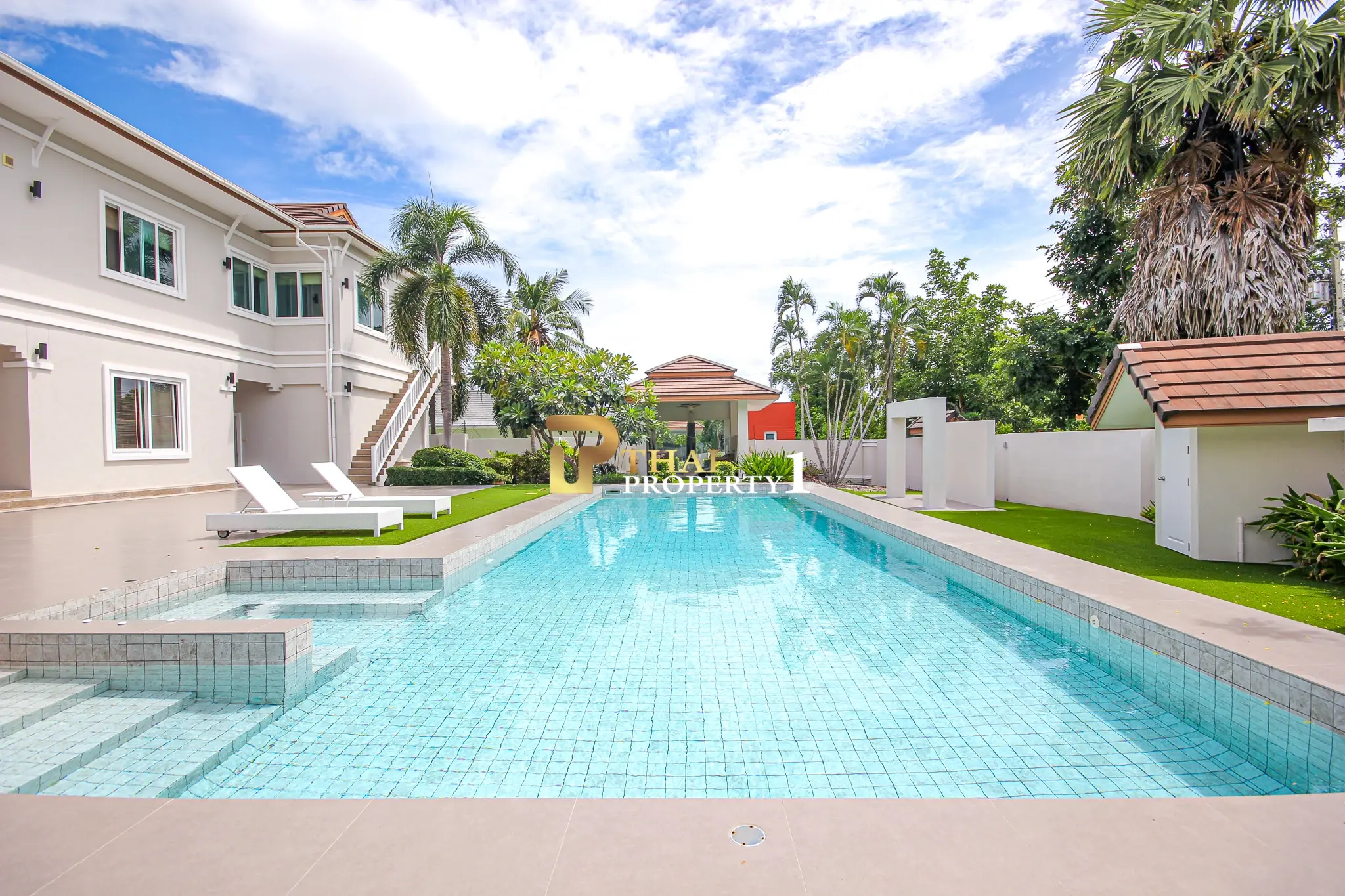 Hua Hin Soi 6 (Bo Fai) – 5-Bedroom Private Family Pool Villa with Guest House on 1,900 SQ.M. Land Plot