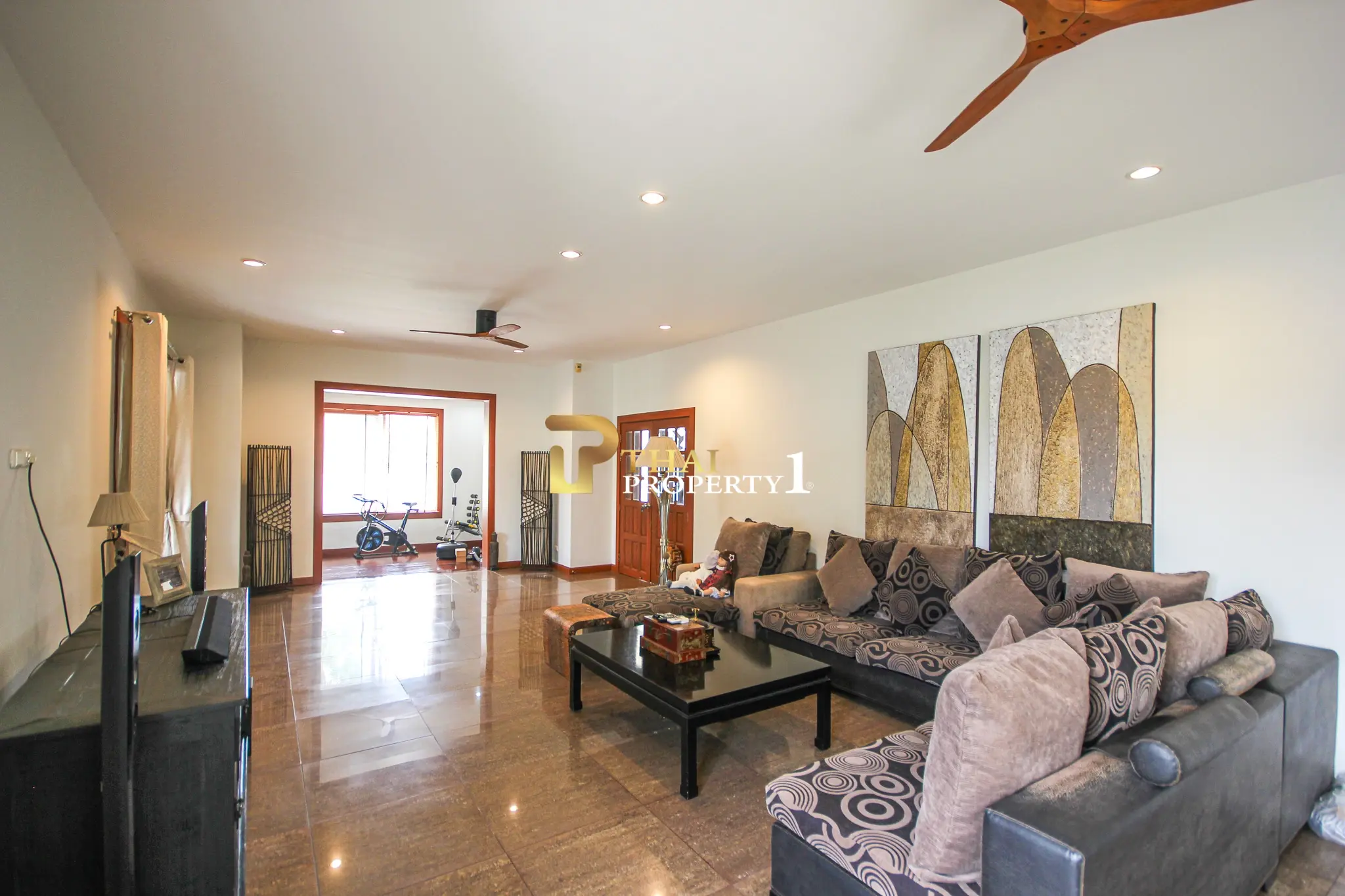 Hua Hin Soi 6 (Bo Fai) – 5-Bedroom Private Family Pool Villa with Guest House on 1,900 SQ.M. Land Plot