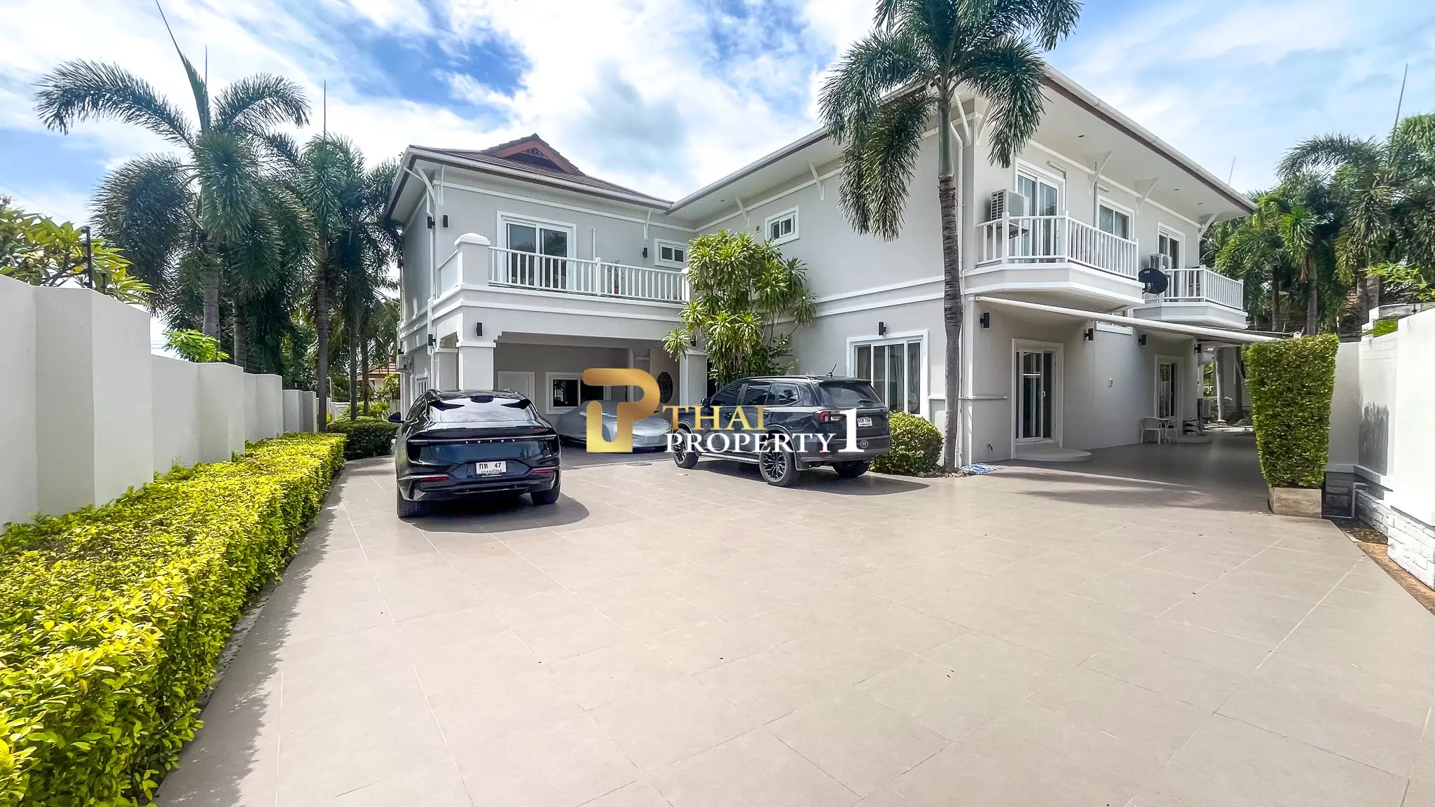 Hua Hin Soi 6 (Bo Fai) – 5-Bedroom Private Family Pool Villa with Guest House on 1,900 SQ.M. Land Plot