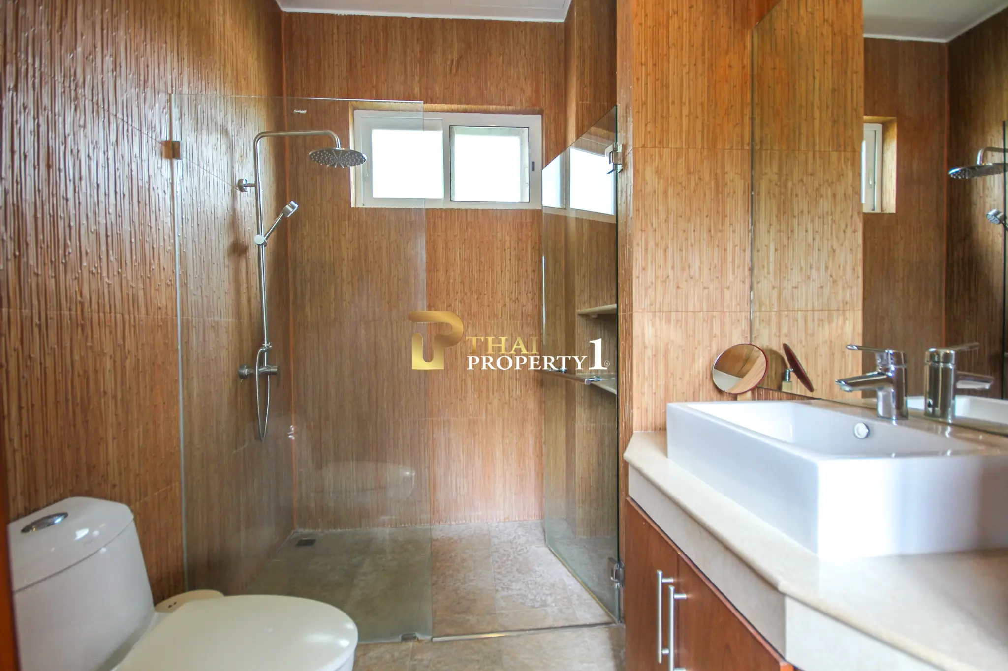 Hua Hin Soi 6 (Bo Fai) – 5-Bedroom Private Family Pool Villa with Guest House on 1,900 SQ.M. Land Plot