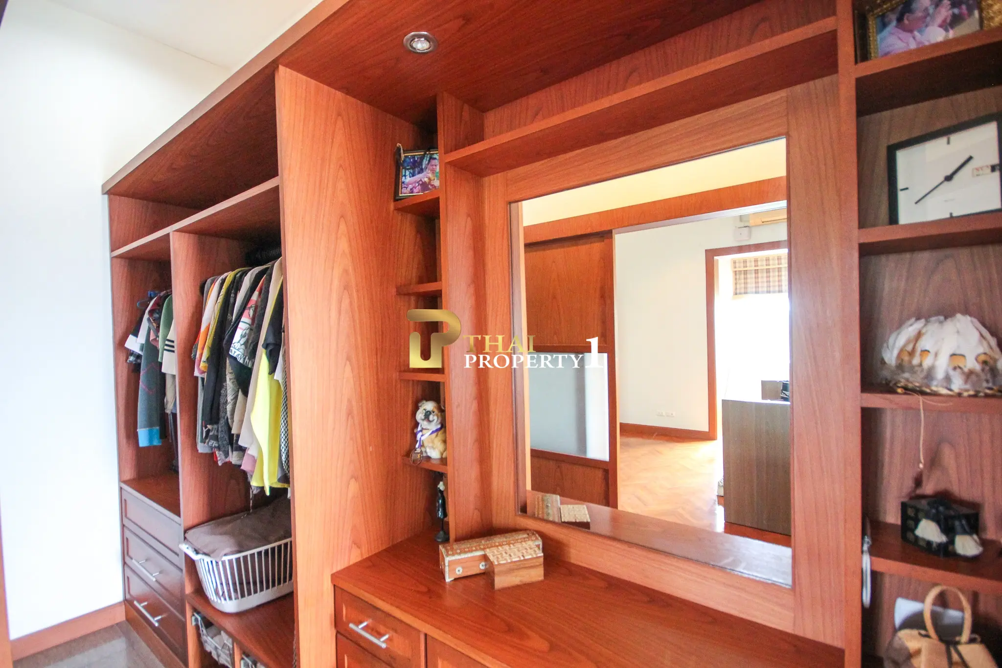 Hua Hin Soi 6 (Bo Fai) – 5-Bedroom Private Family Pool Villa with Guest House on 1,900 SQ.M. Land Plot
