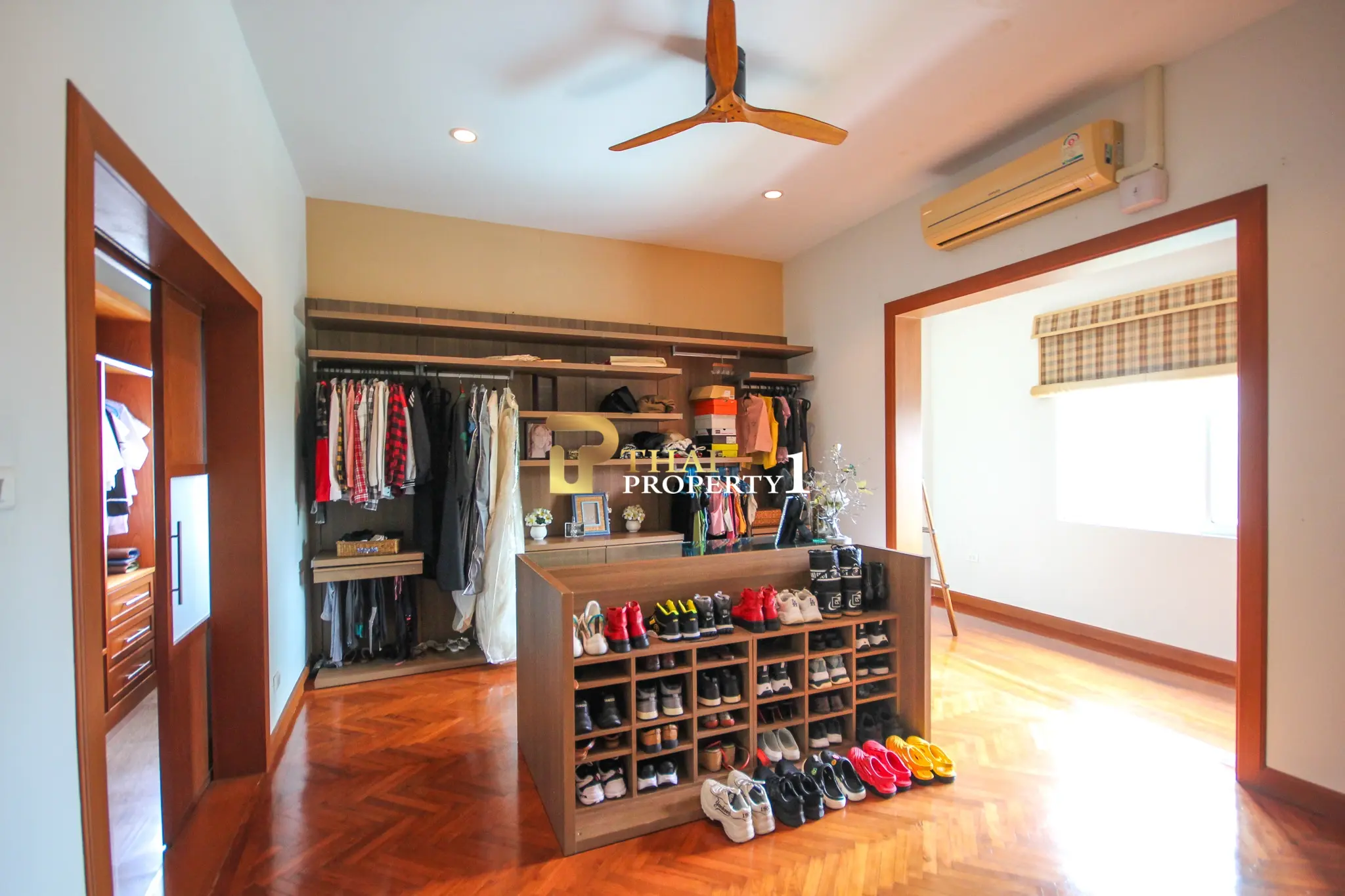 Hua Hin Soi 6 (Bo Fai) – 5-Bedroom Private Family Pool Villa with Guest House on 1,900 SQ.M. Land Plot