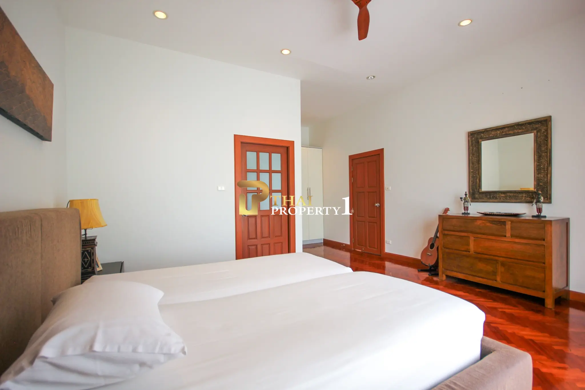 Hua Hin Soi 6 (Bo Fai) – 5-Bedroom Private Family Pool Villa with Guest House on 1,900 SQ.M. Land Plot