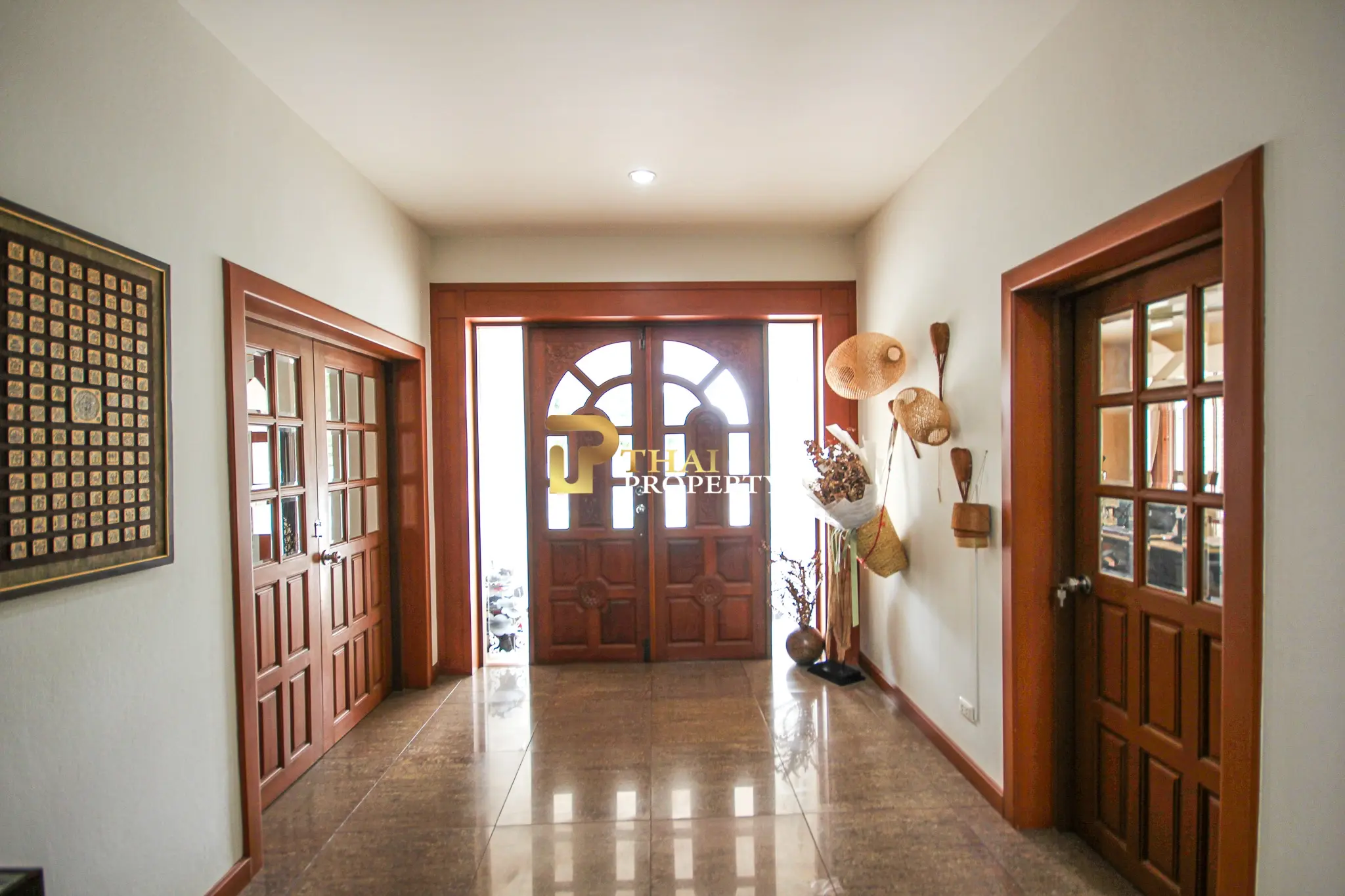 Hua Hin Soi 6 (Bo Fai) – 5-Bedroom Private Family Pool Villa with Guest House on 1,900 SQ.M. Land Plot
