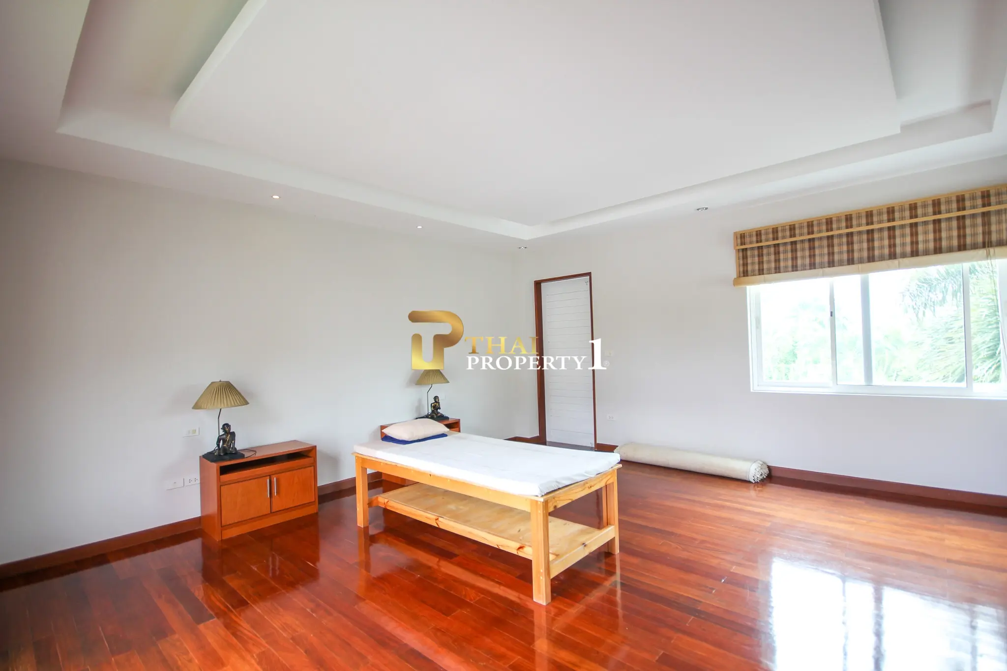 Hua Hin Soi 6 (Bo Fai) – 5-Bedroom Private Family Pool Villa with Guest House on 1,900 SQ.M. Land Plot