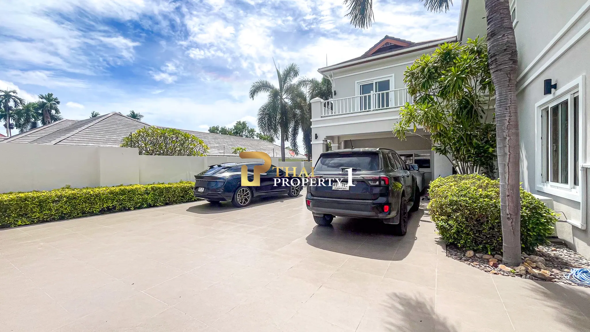Hua Hin Soi 6 (Bo Fai) – 5-Bedroom Private Family Pool Villa with Guest House on 1,900 SQ.M. Land Plot